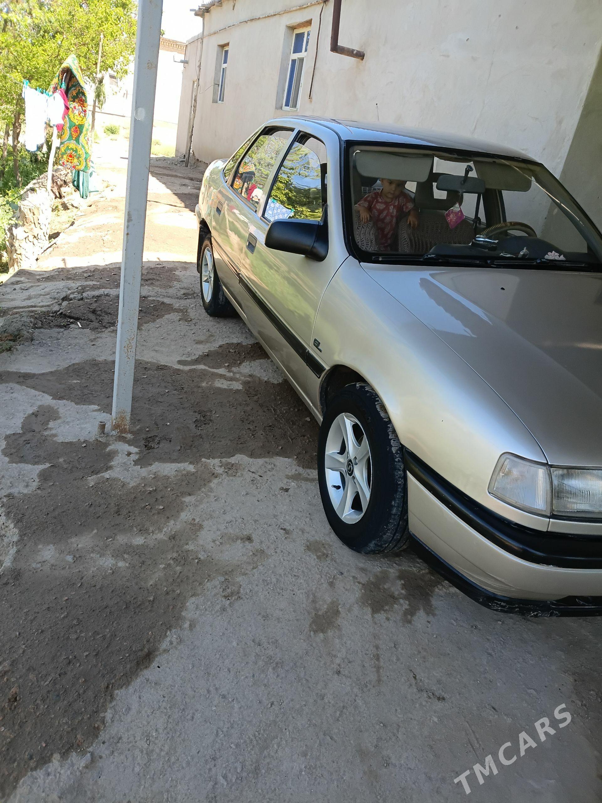 Opel Vectra 1990 - 50 000 TMT - Gubadag - img 1