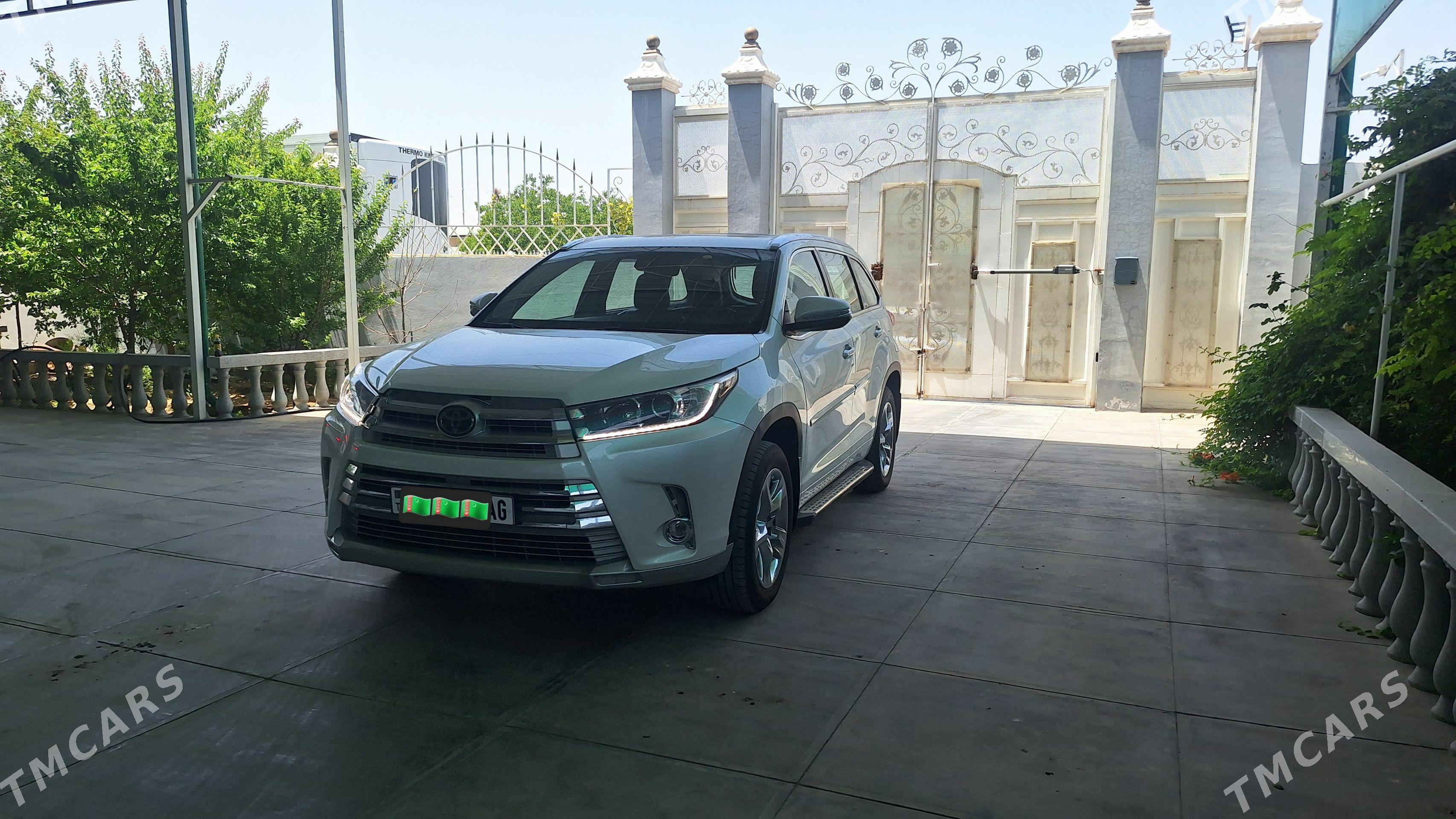 Toyota Highlander 2019 - 500 000 TMT - Büzmeýin - img 1