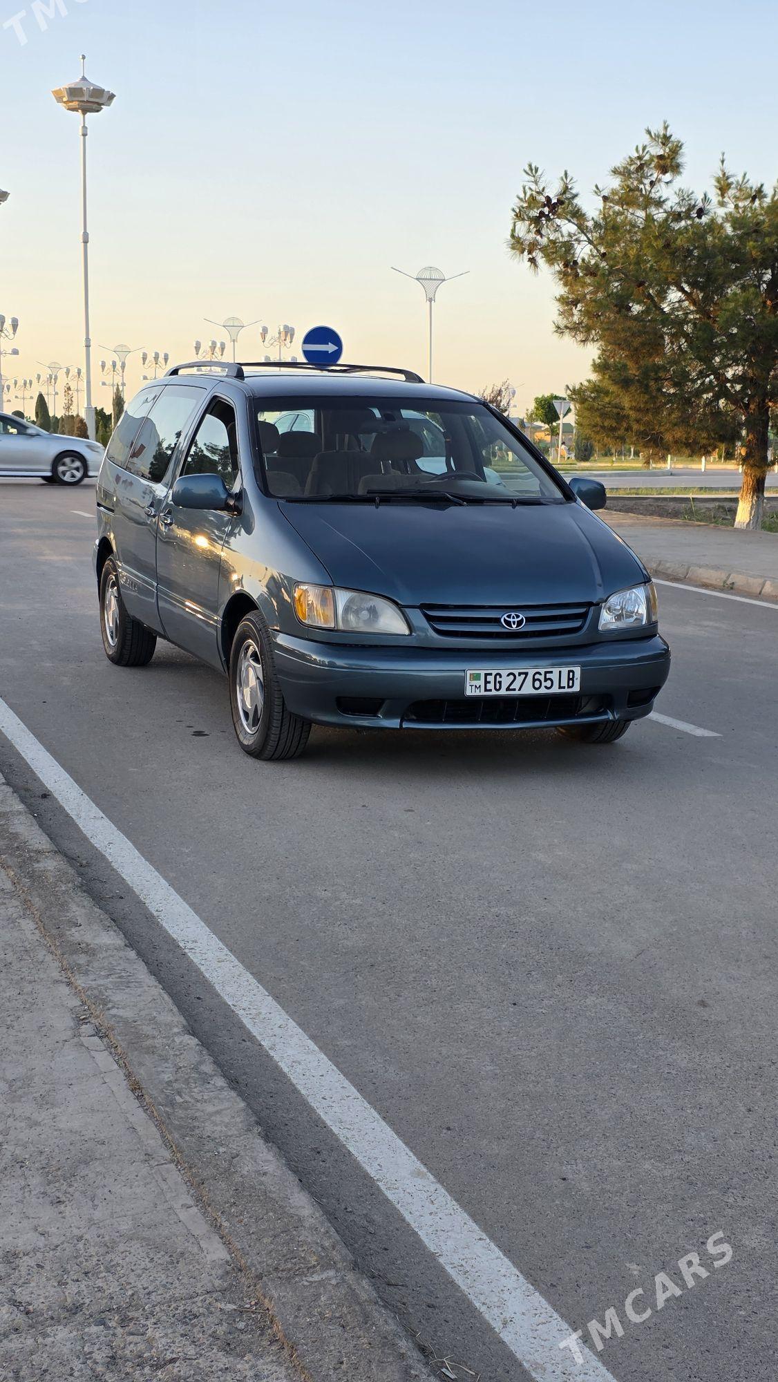 Toyota Sienna 2002 - 210 000 TMT - Туркменабат - img 1