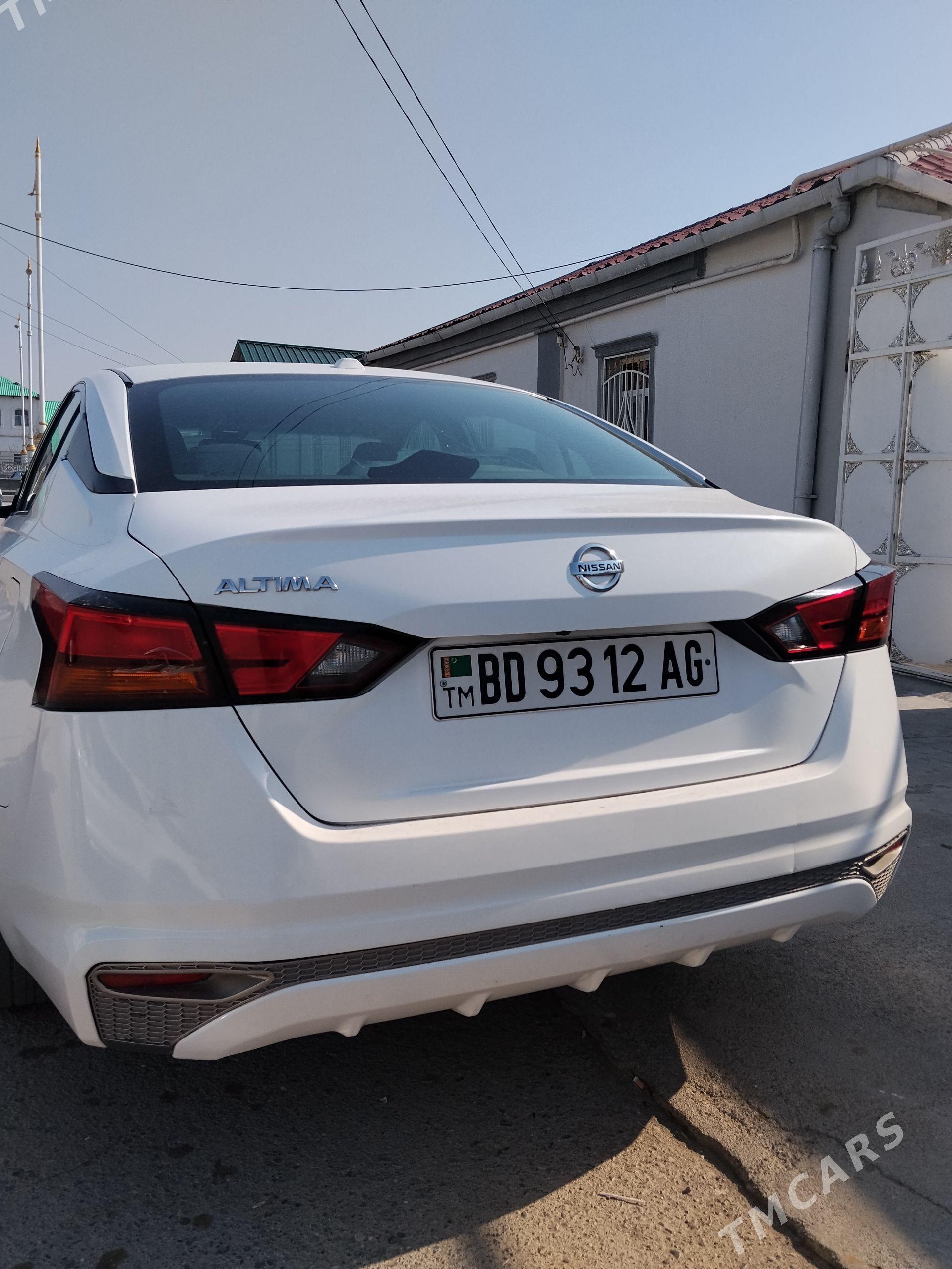 Nissan Altima 2019 - 210 000 TMT - Хитровка - img 1