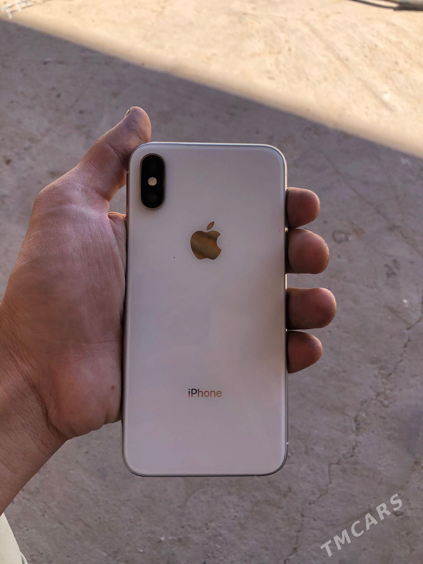 Iphone xc - Гурбансолтан Едже - img 1