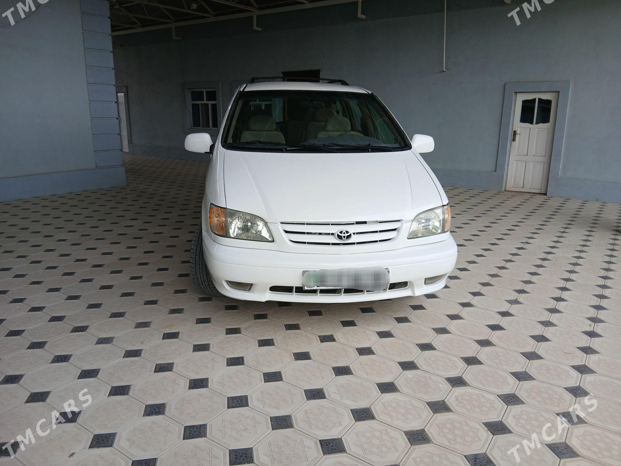 Toyota Sienna 2002 - 200 000 TMT - Мургап - img 1
