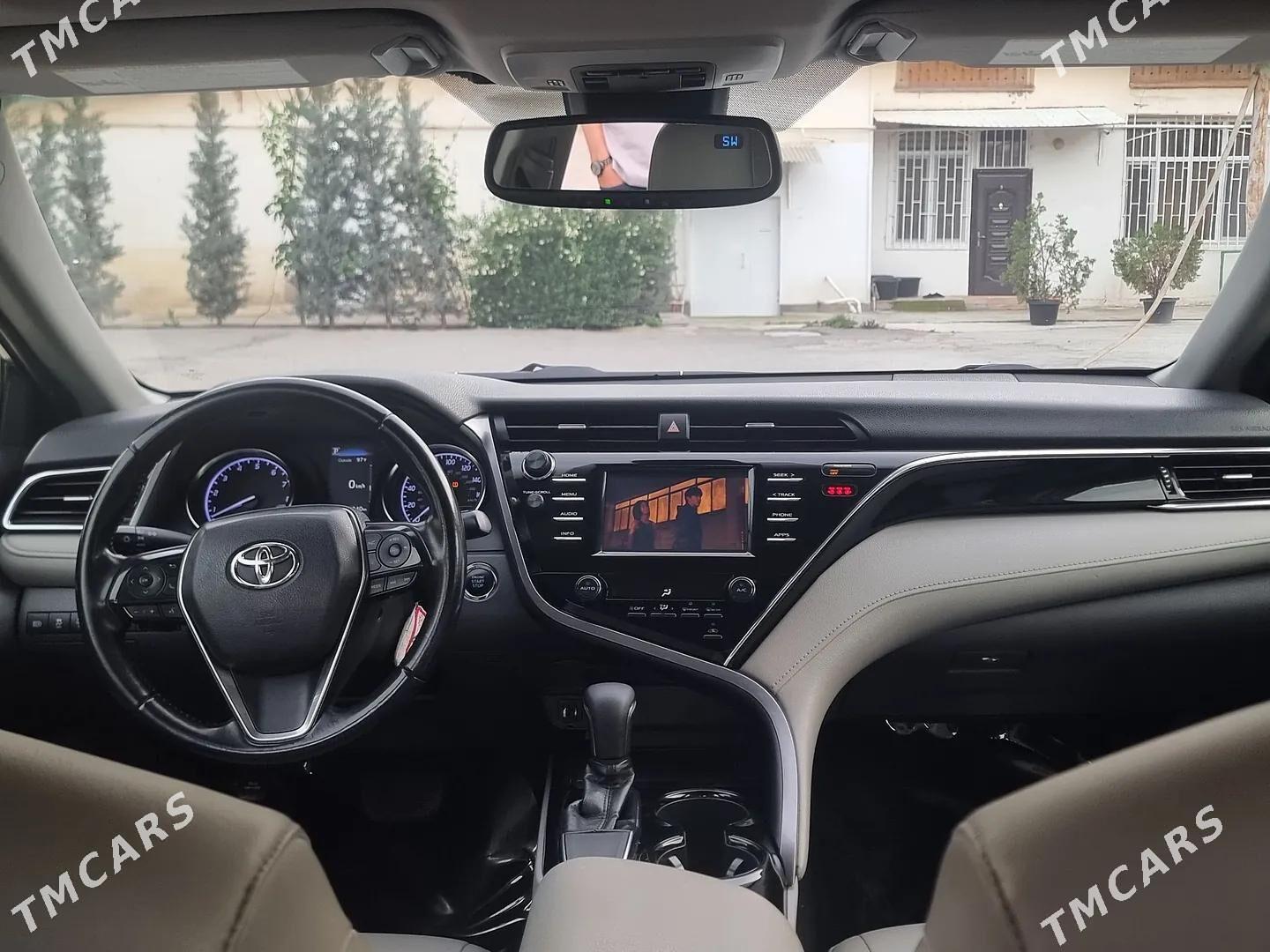 Toyota Camry 2018 - 310 000 TMT - Гарадамак Шор - img 1