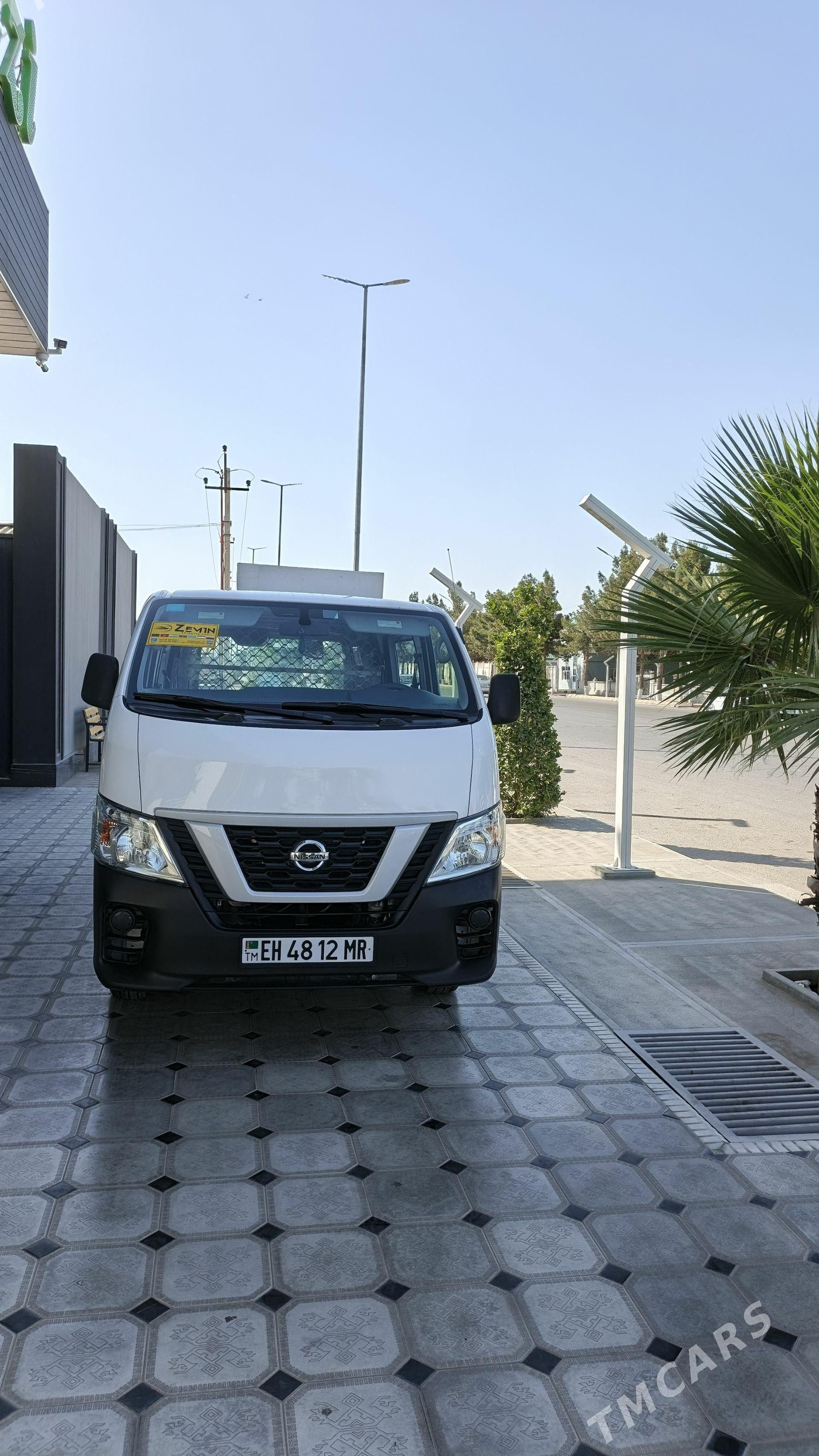 Nissan Urvan 2021 - 360 000 TMT - Мары - img 1