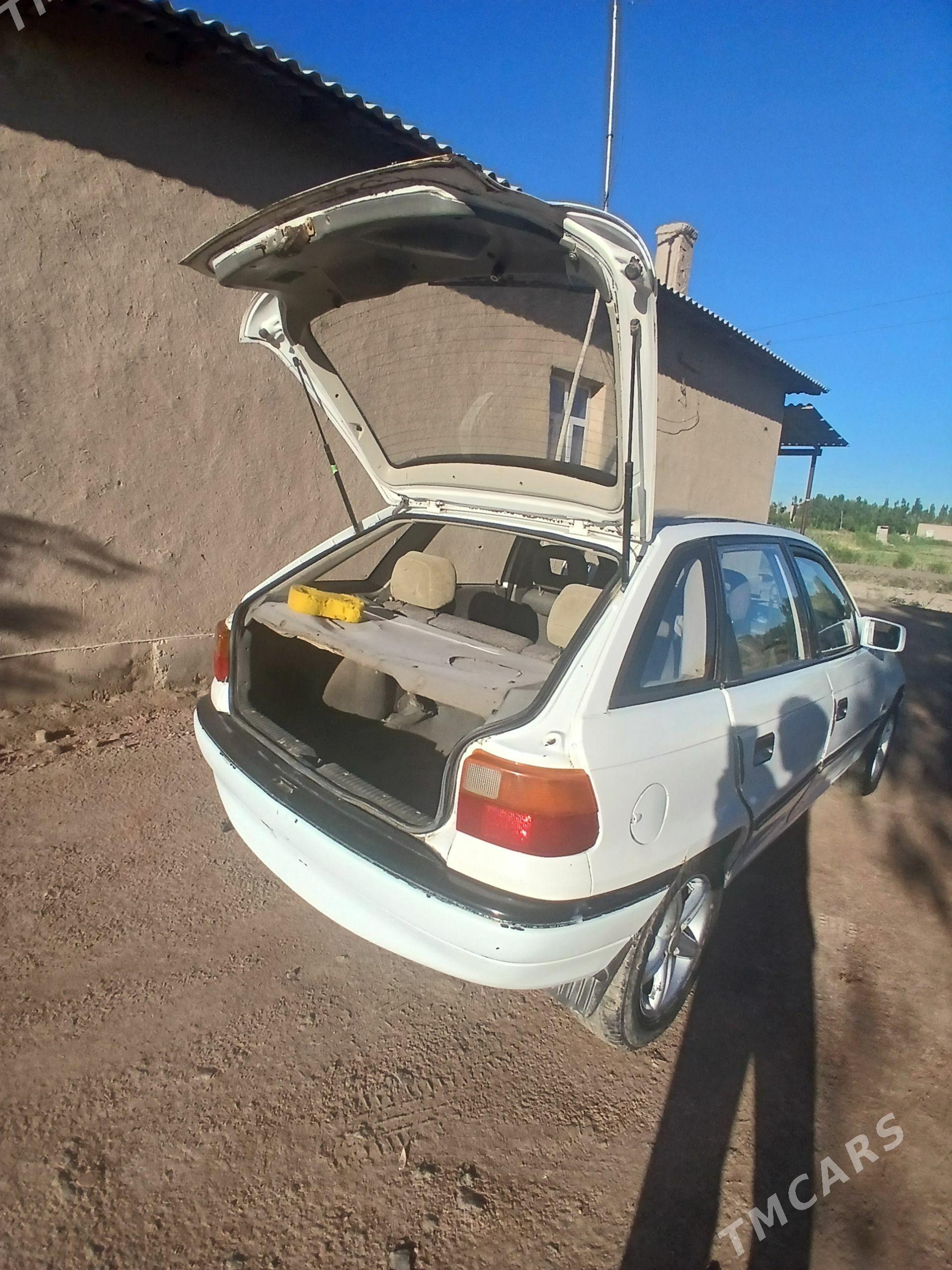 Opel Astra 1992 - 36 000 TMT - Gubadag - img 1