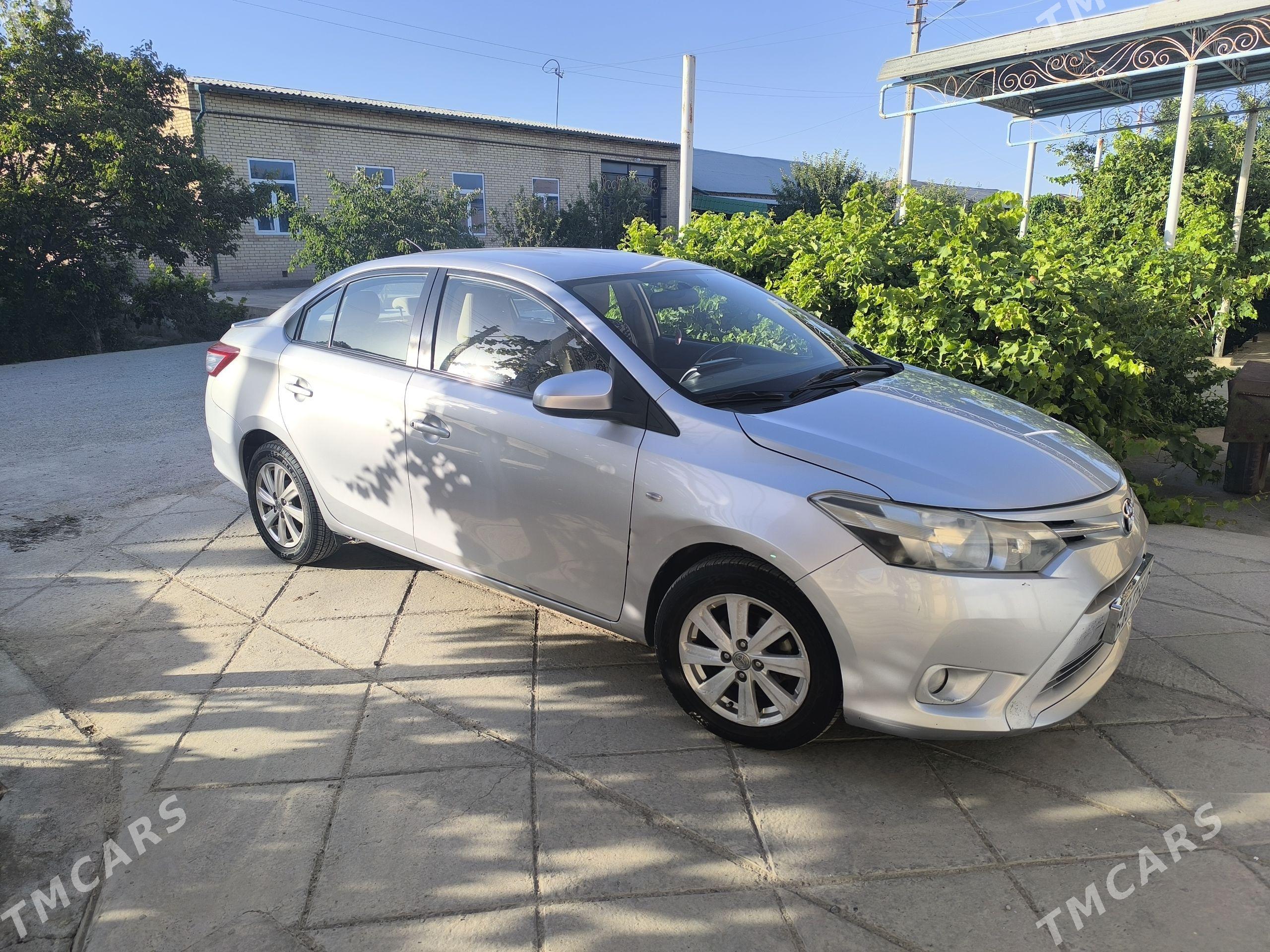 Toyota Yaris 2014 - 150 000 TMT - Чарджоу - img 1