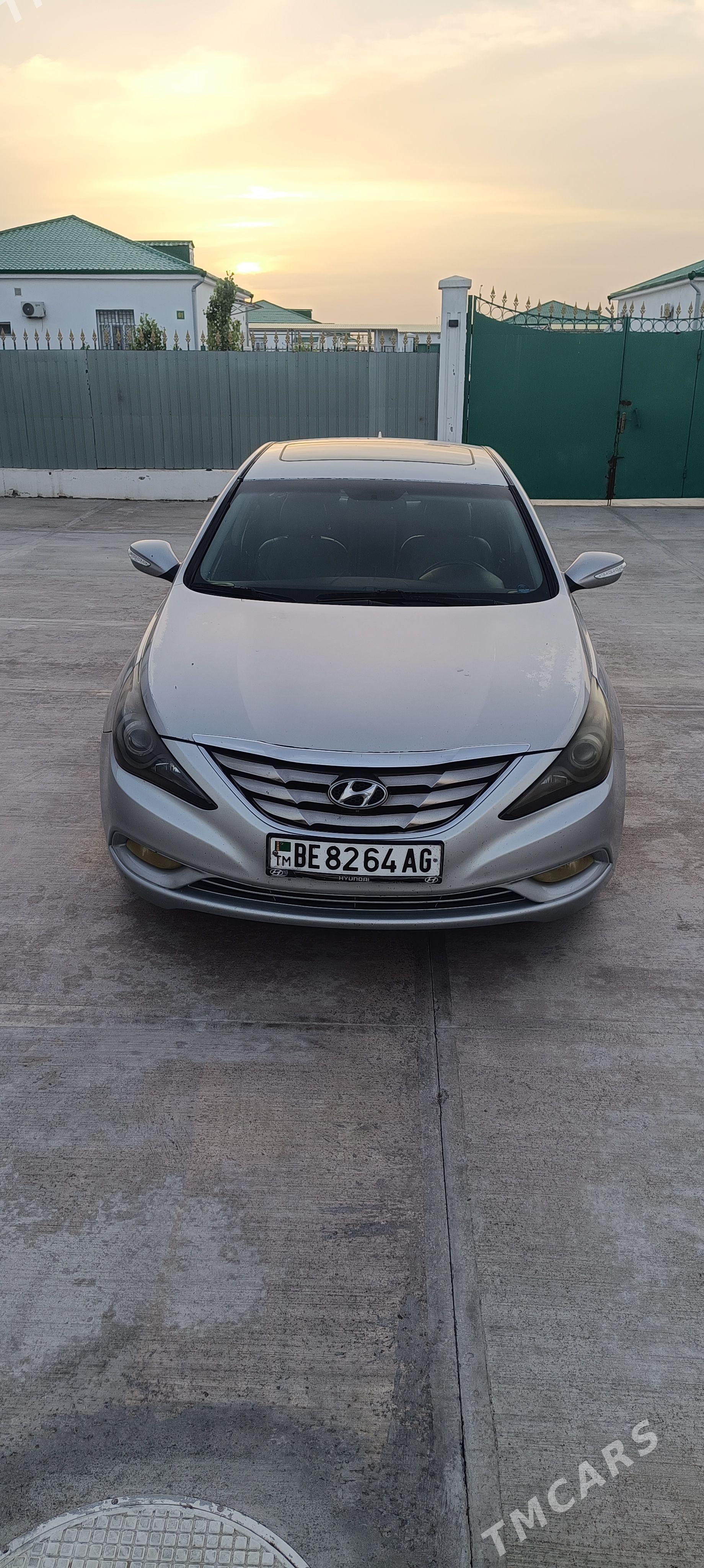 Hyundai Sonata 2010 - 180 000 TMT - Тязе заман - img 1