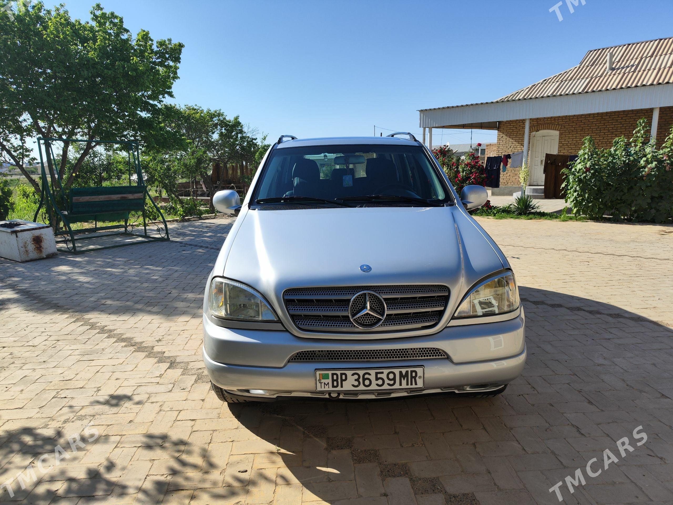 Mercedes-Benz ML350 2000 - 145 000 TMT - Baýramaly - img 1