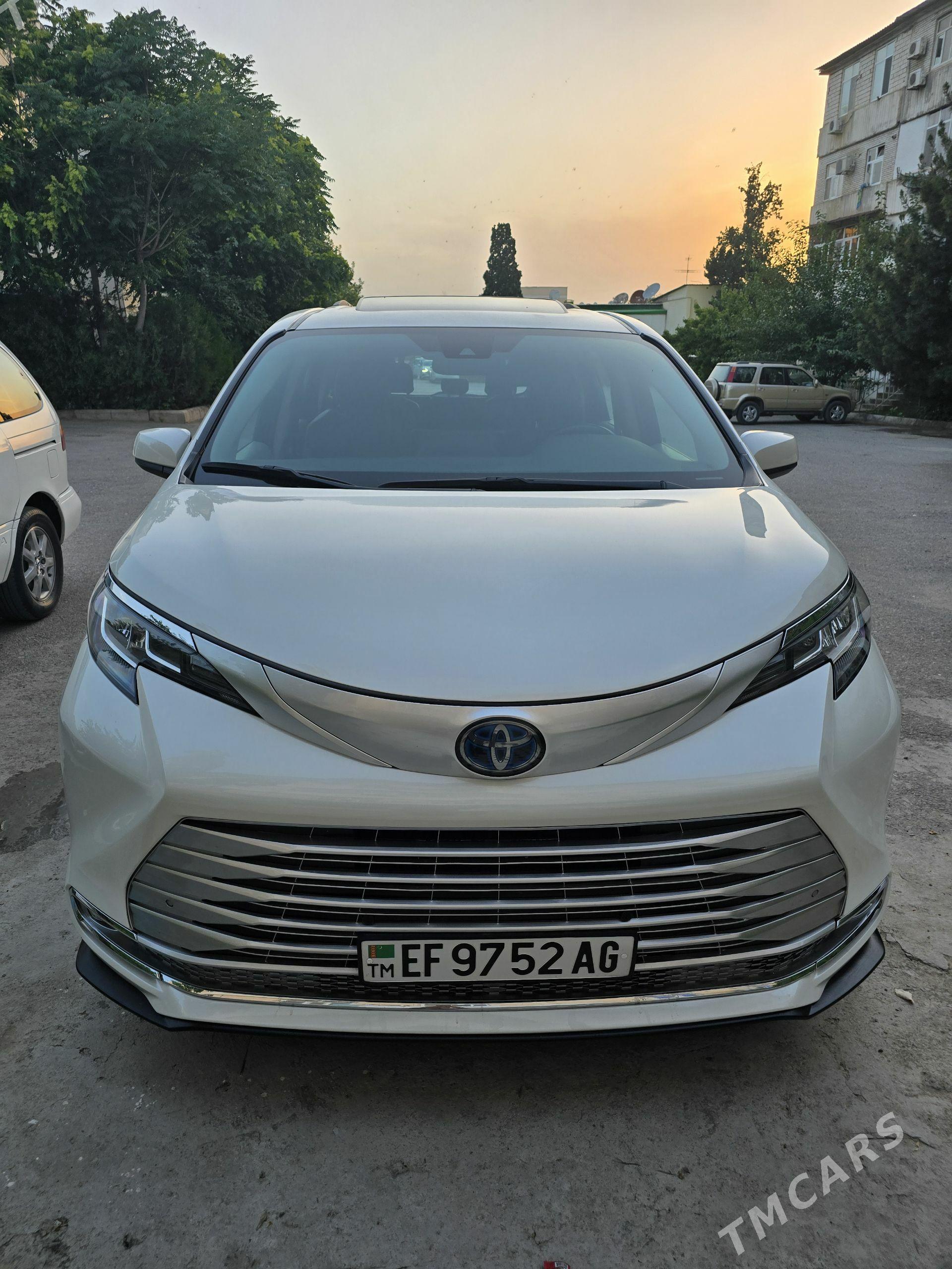 Toyota Sienna 2020 - 500 000 TMT - Ашхабад - img 1