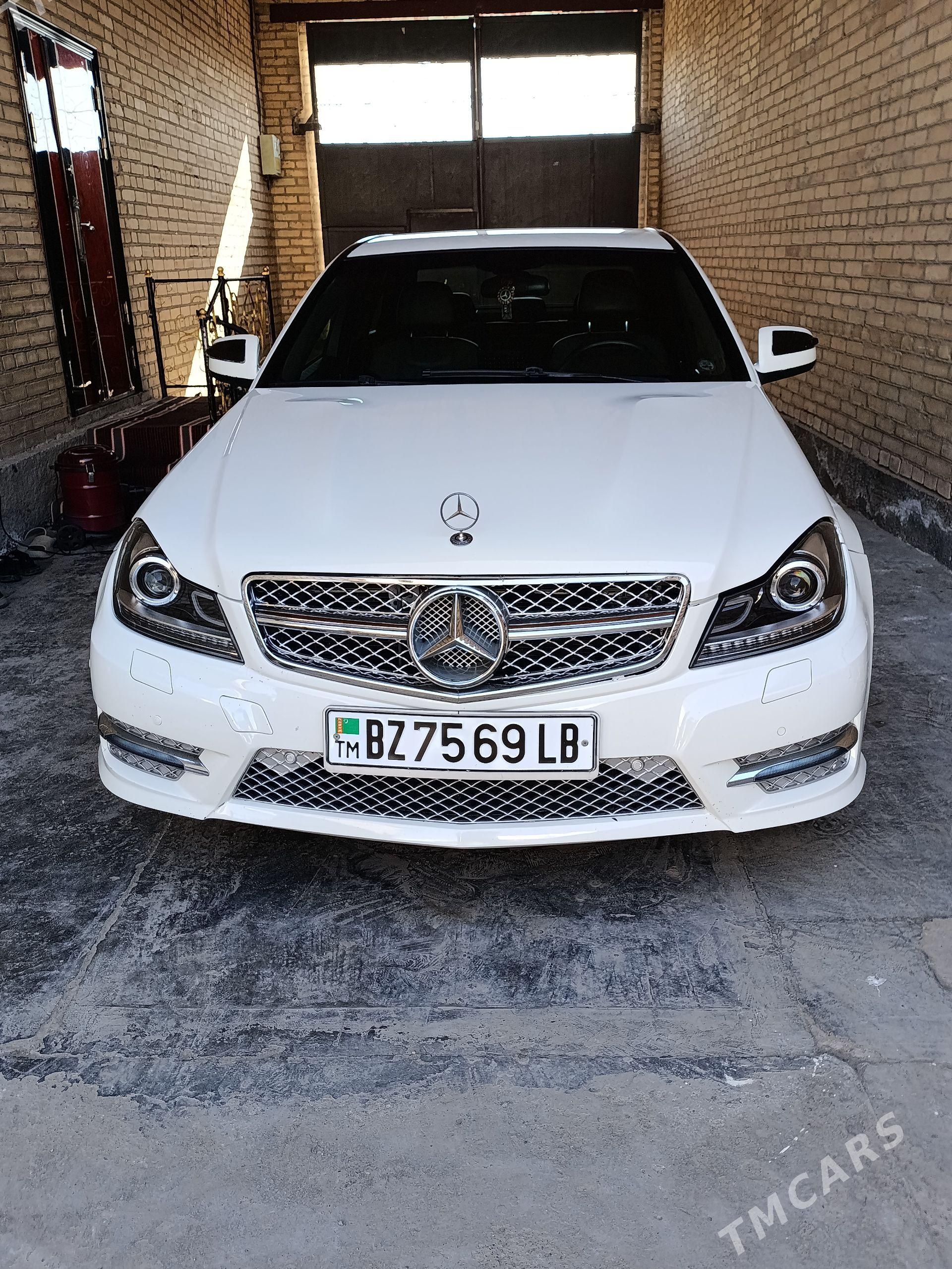 Mercedes-Benz 300E 2007 - 195 000 TMT - Туркменабат - img 1