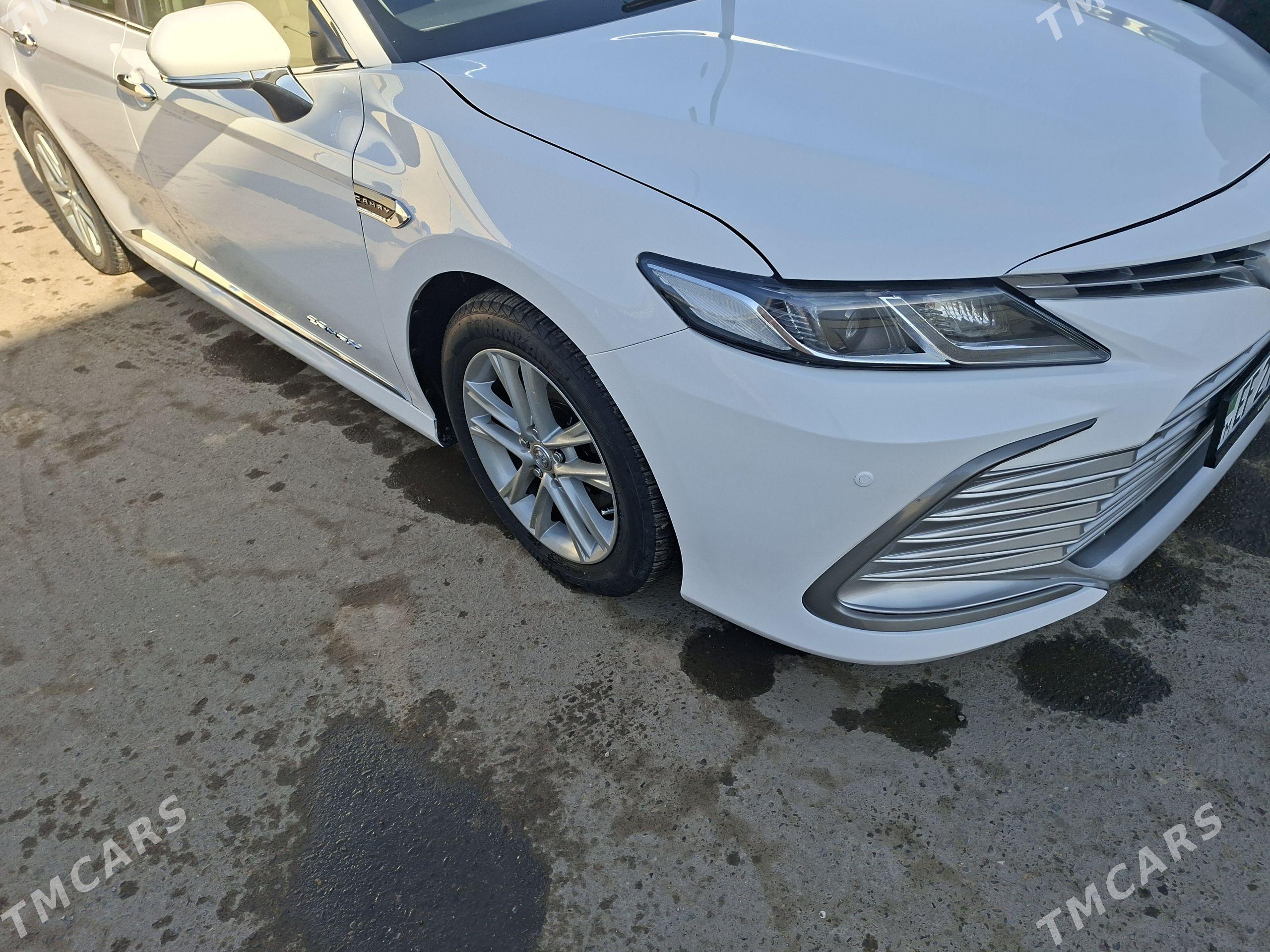 Toyota Camry Hybrid 2023 - 270 000 TMT - Мары - img 1