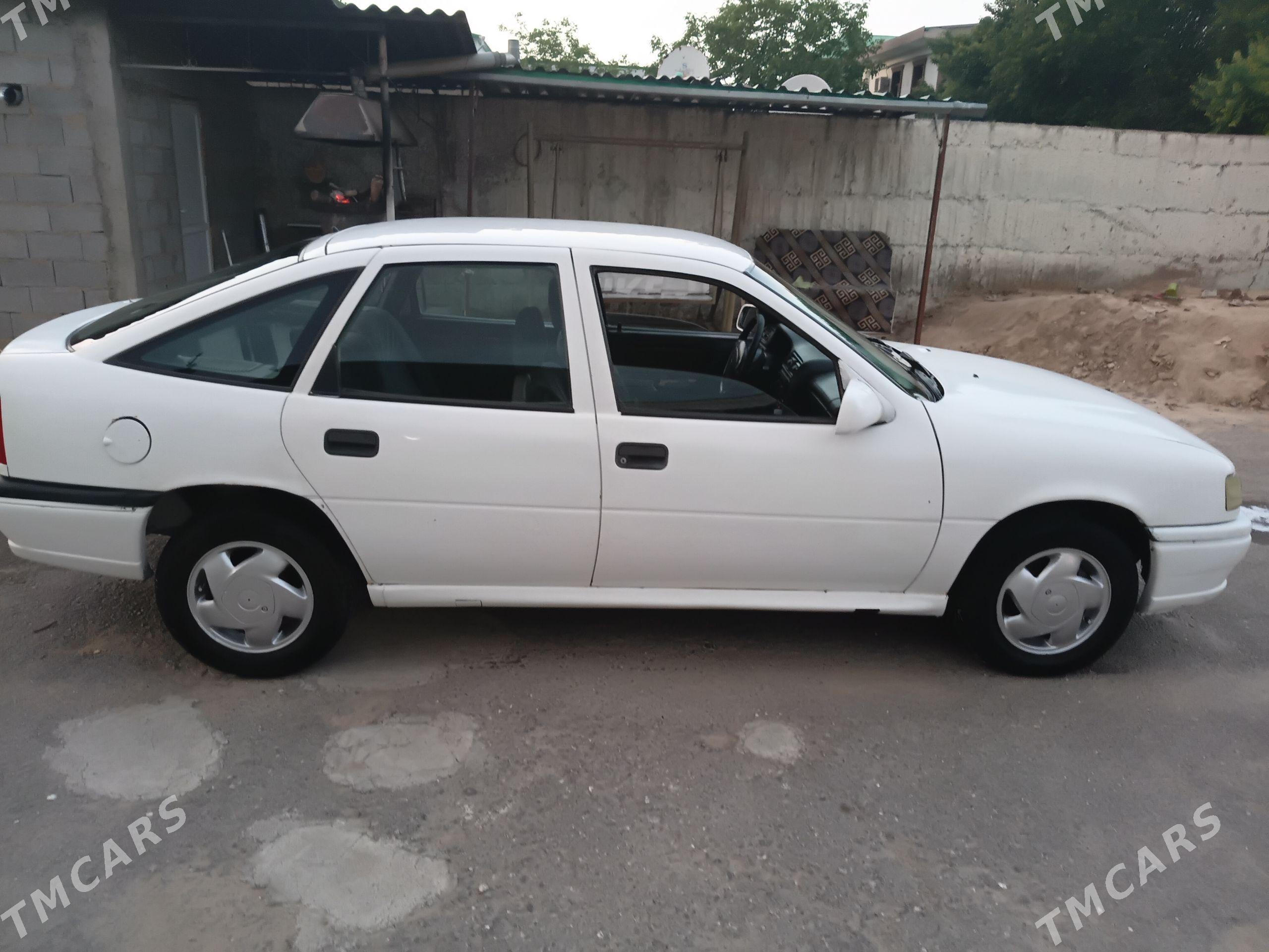 Opel Vectra 1994 - 45 000 TMT - Теджен - img 1