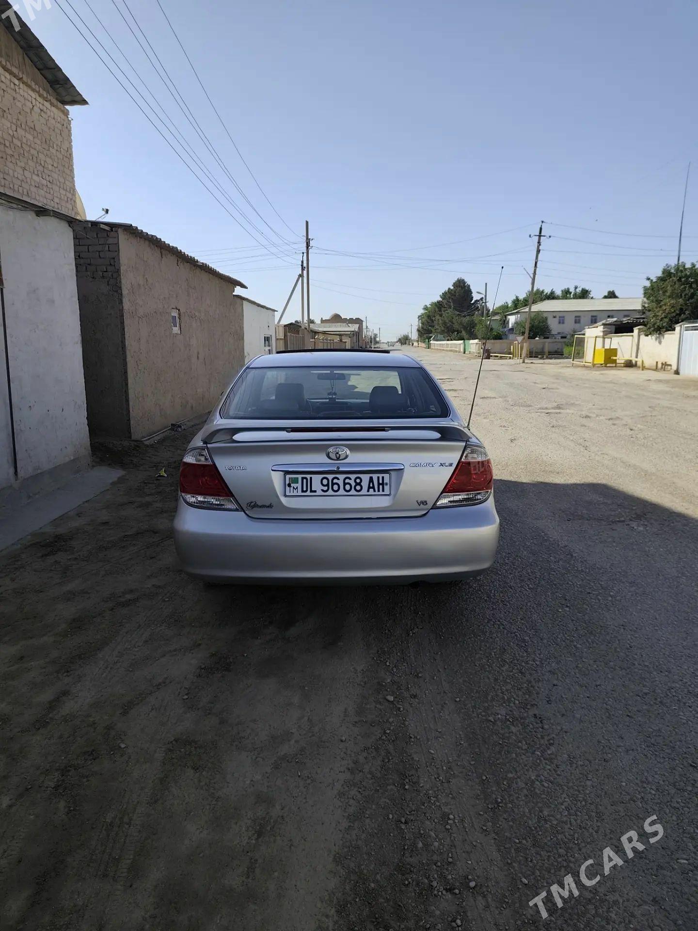 Toyota Camry 2002 - 175 000 TMT - Теджен - img 1