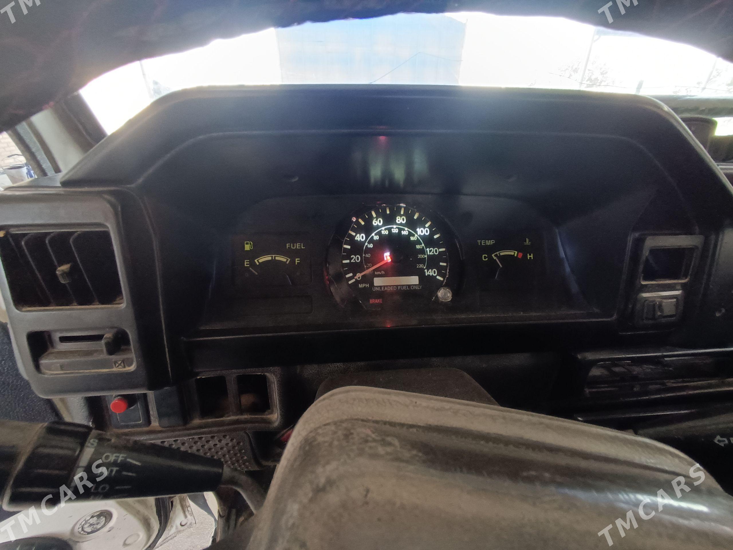 Toyota Hiace 1992 - 35 000 TMT - Мургап - img 1