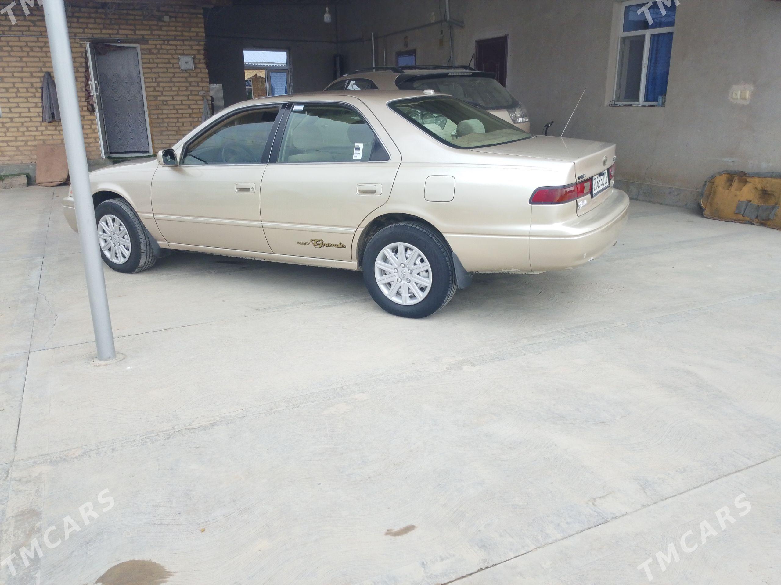Toyota Camry 1998 - 138 000 TMT - Гарабекевюл - img 1