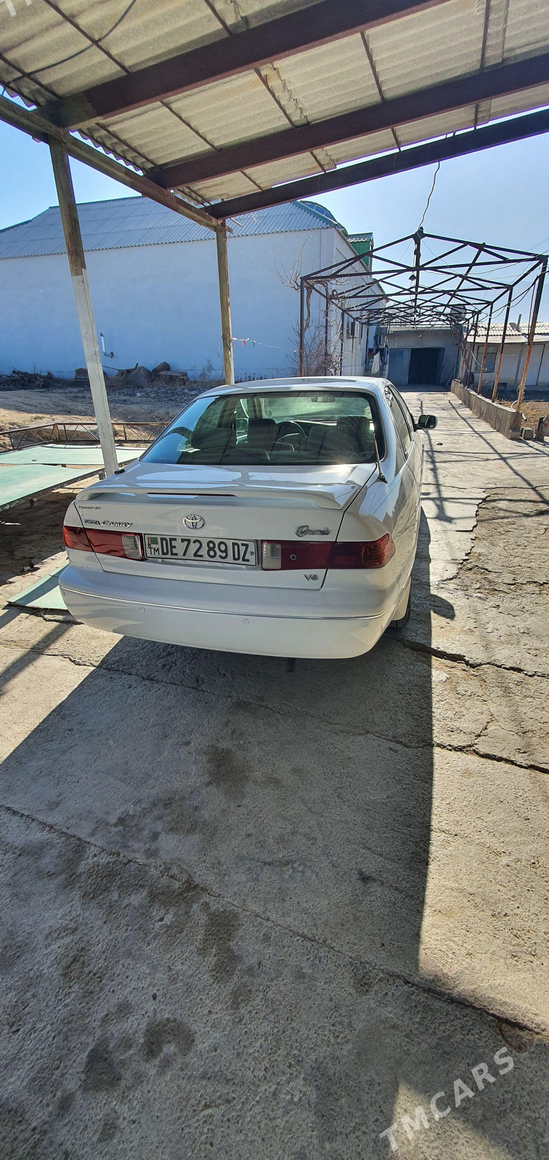 Toyota Camry 1998 - 160 000 TMT - Дашогуз - img 1