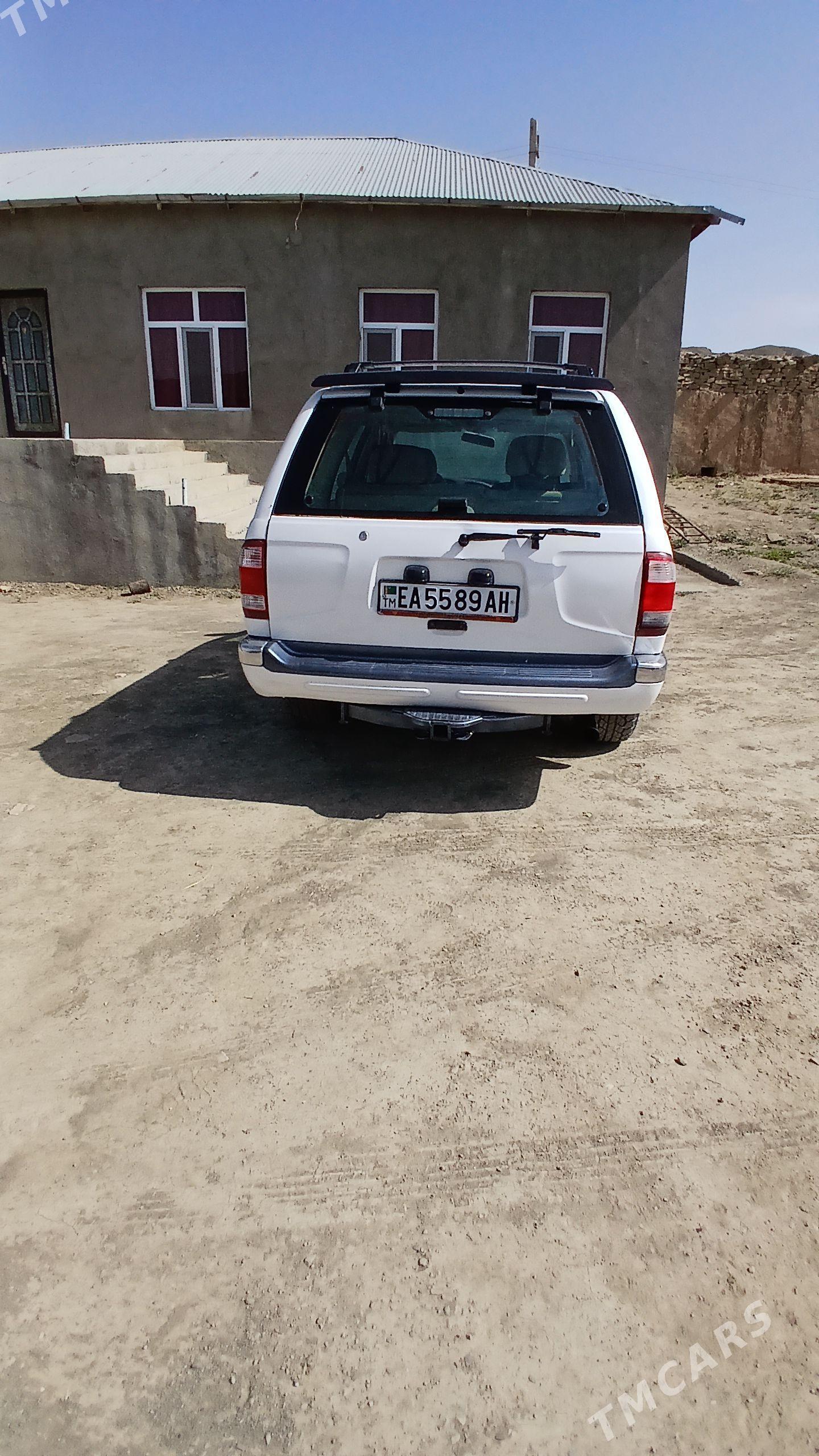 Nissan Pathfinder 1999 - 105 000 TMT - Бахарден - img 1