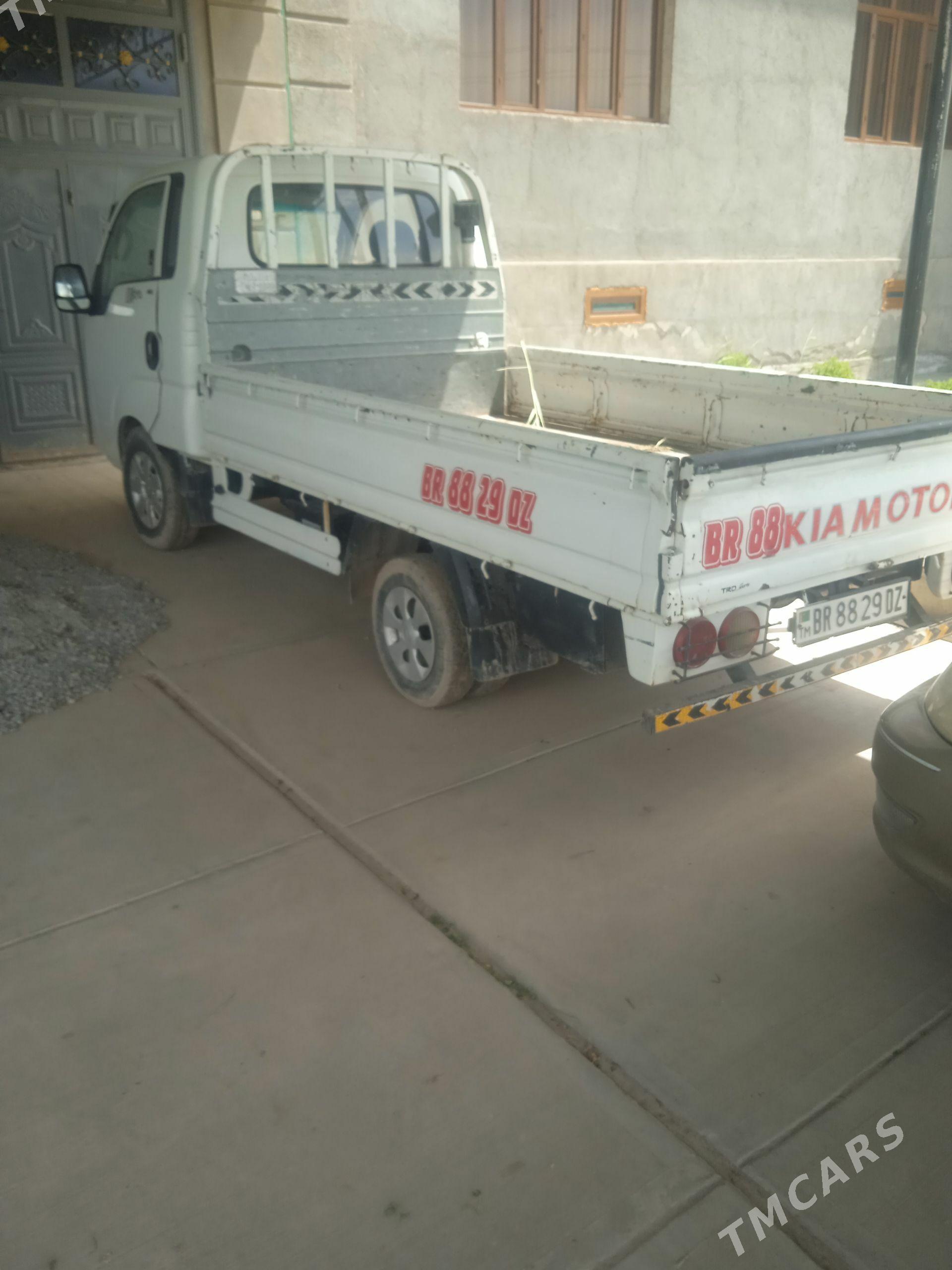 Kia Bongo 2004 - 130 000 TMT - Şabat etr. - img 1