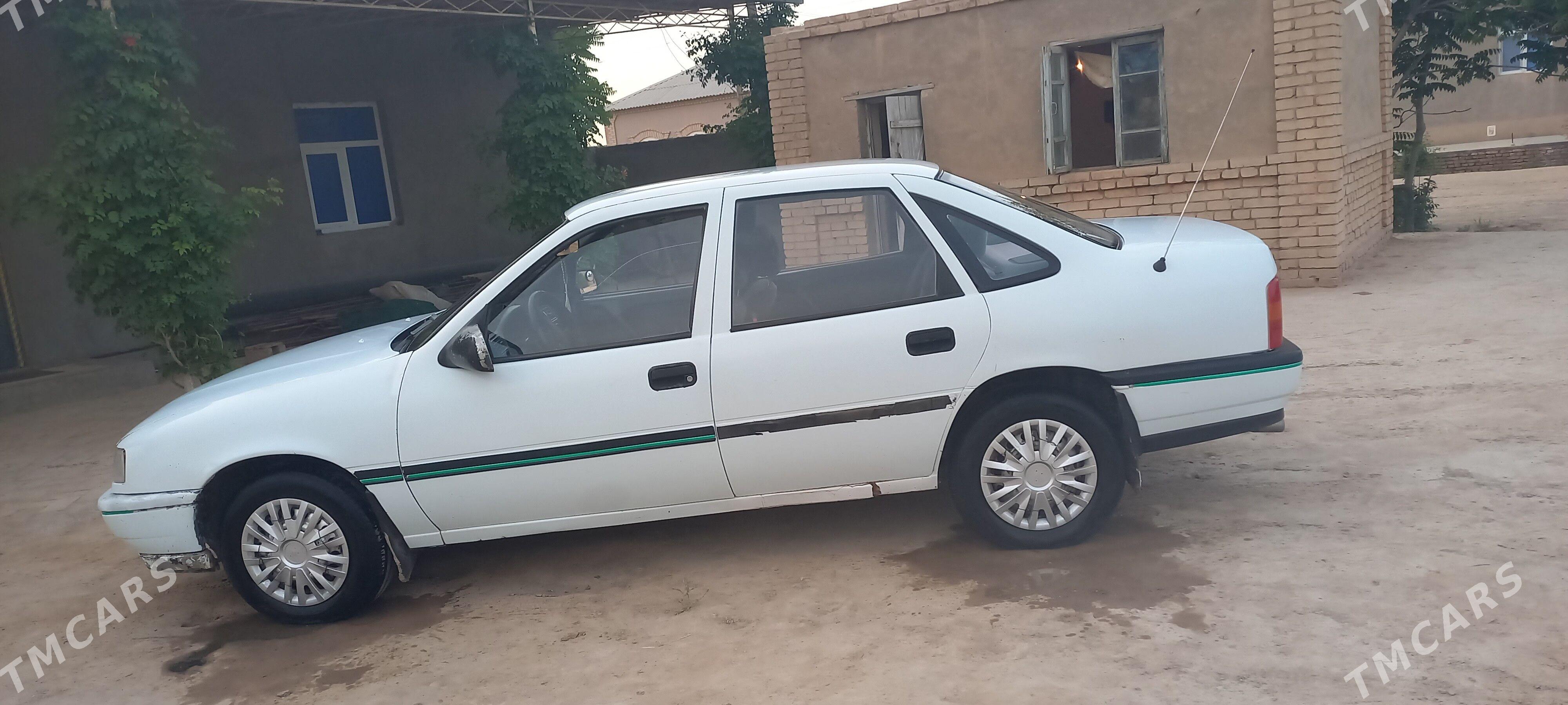 Opel Vectra 1989 - 23 000 TMT - Ёлётен - img 1
