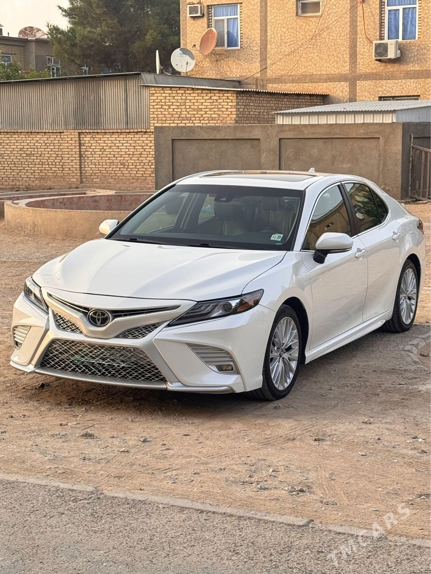 Toyota Camry 2018 - 340 000 TMT - Мары - img 1