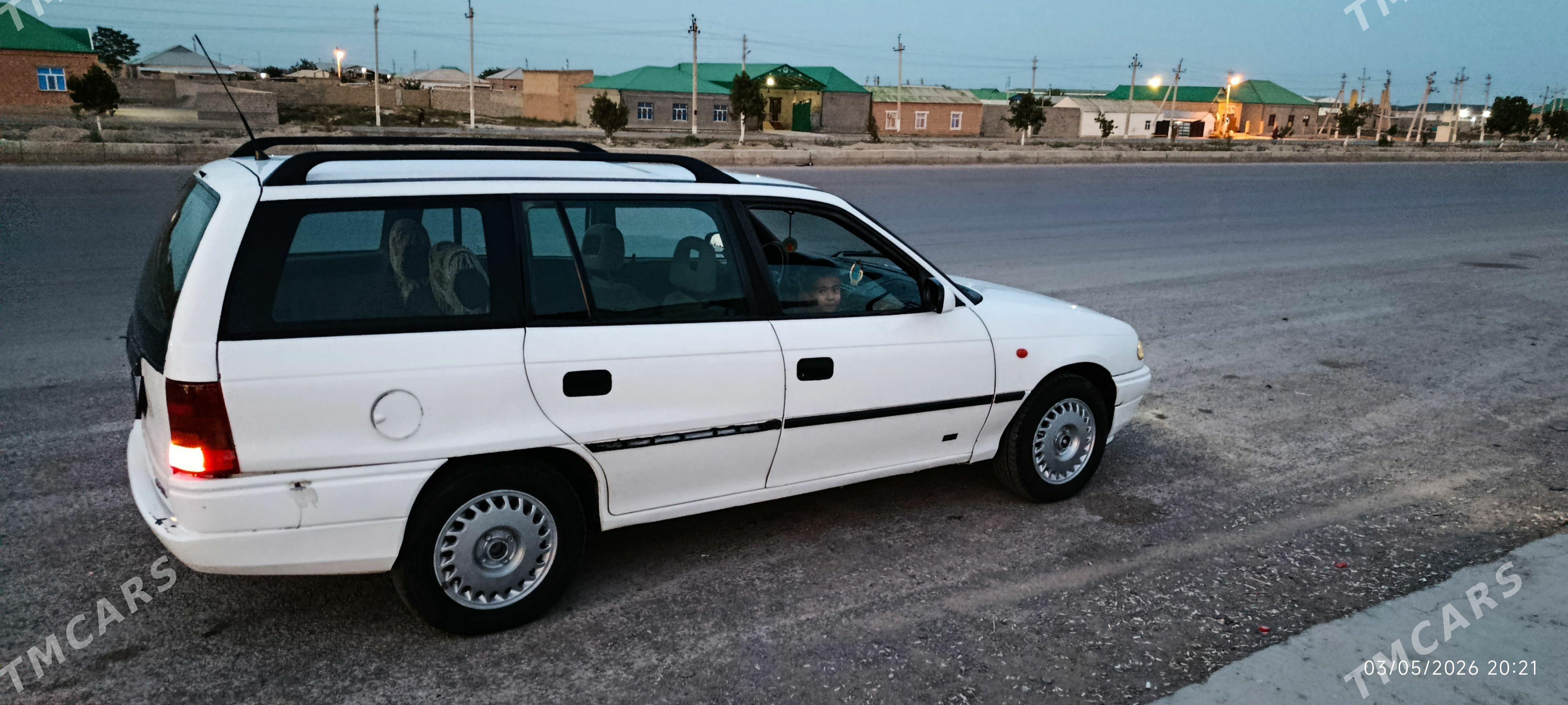 Opel Astra 1995 - 45 000 TMT - Bäherden - img 1