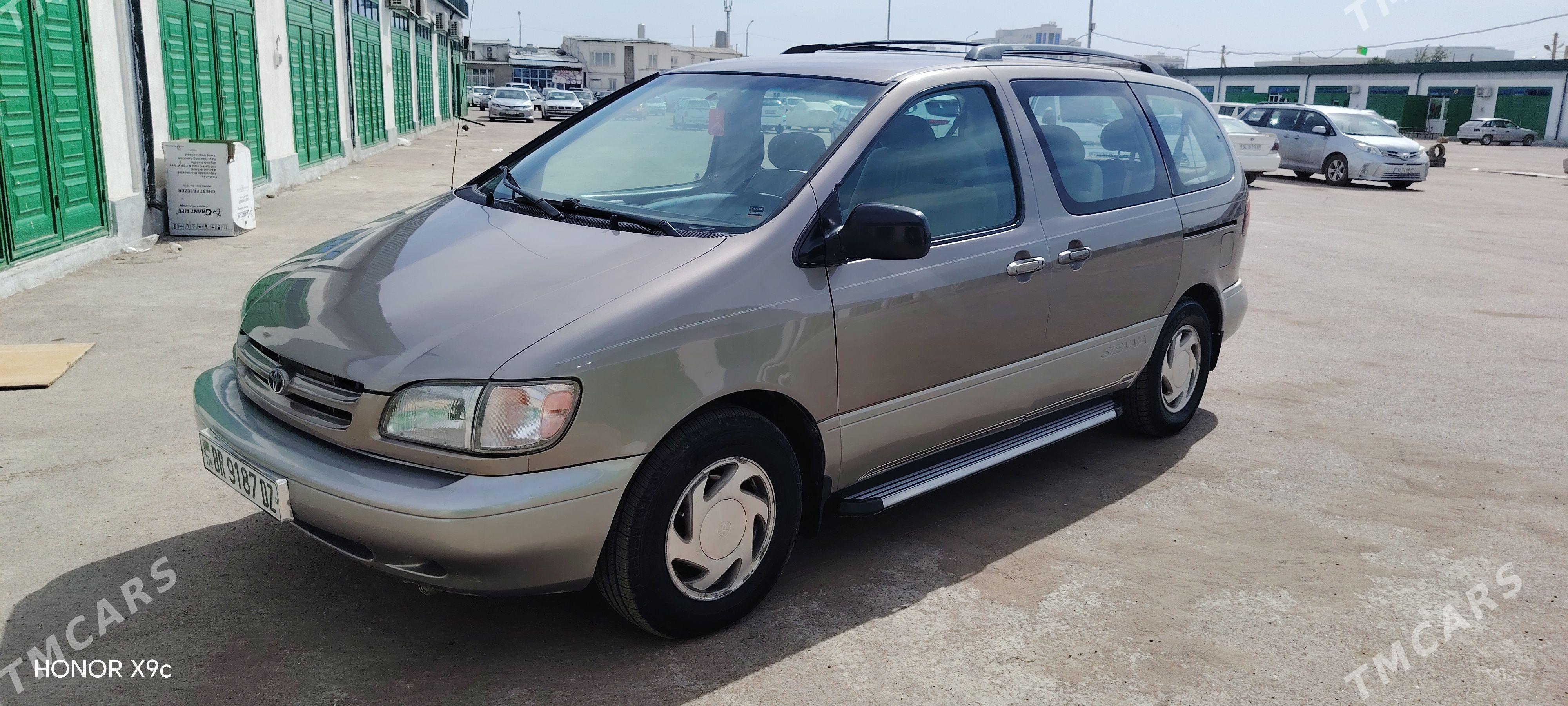 Toyota Sienna 1999 - 195 000 TMT - Дашогуз - img 1