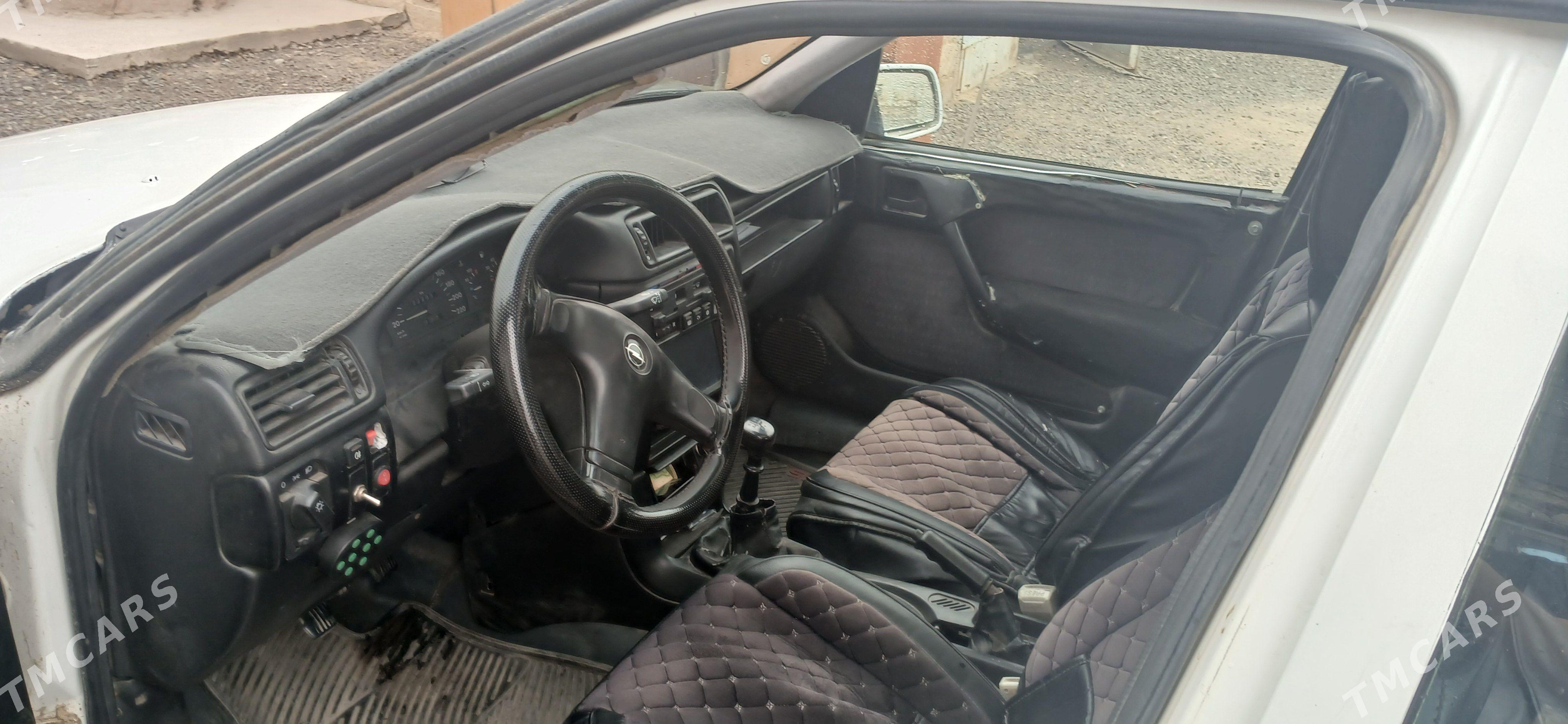 Opel Vectra 1992 - 36 000 TMT - Туркменбаши - img 1