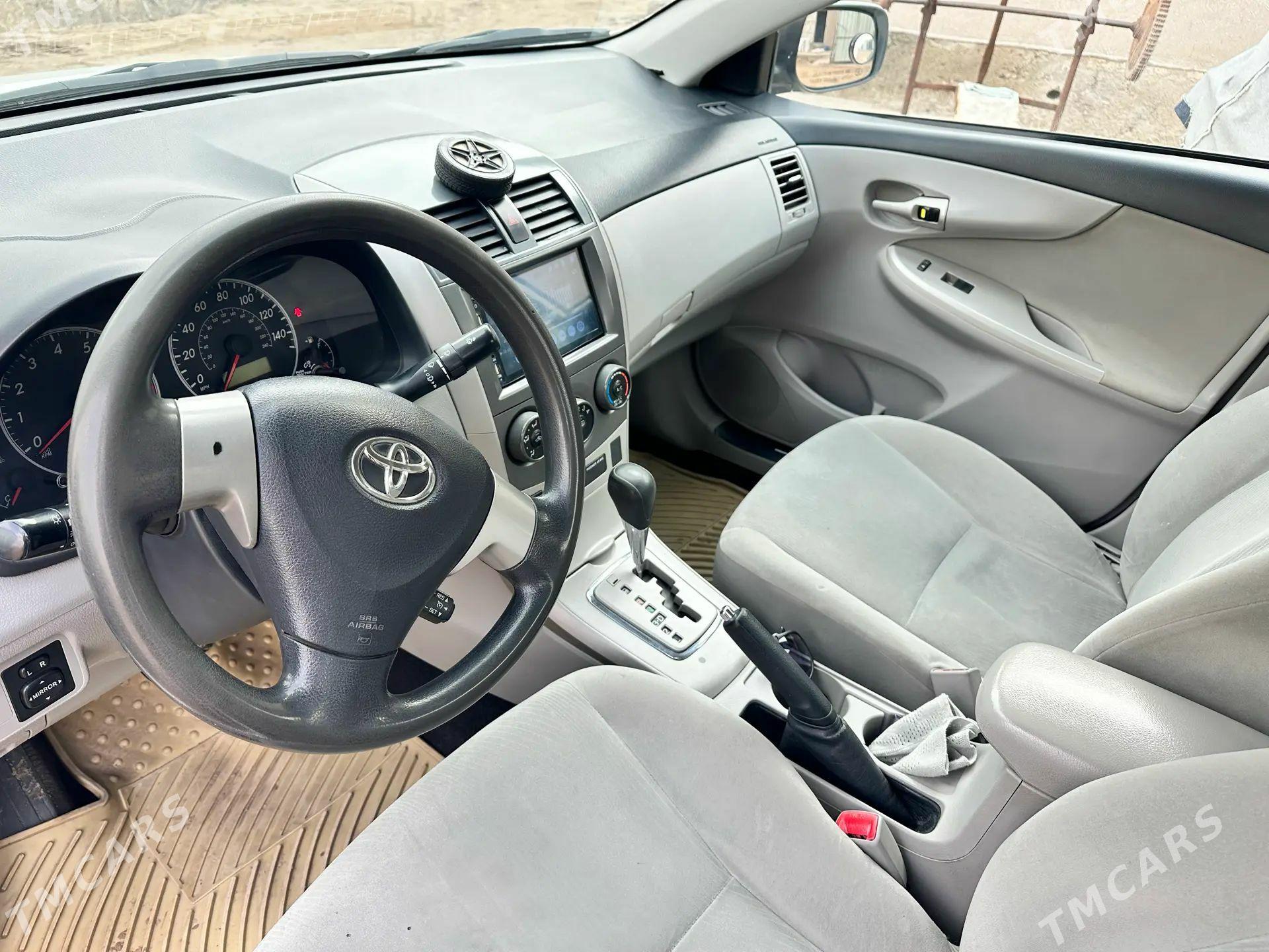 Toyota Corolla 2011 - 170 000 TMT - Кёнеургенч - img 1
