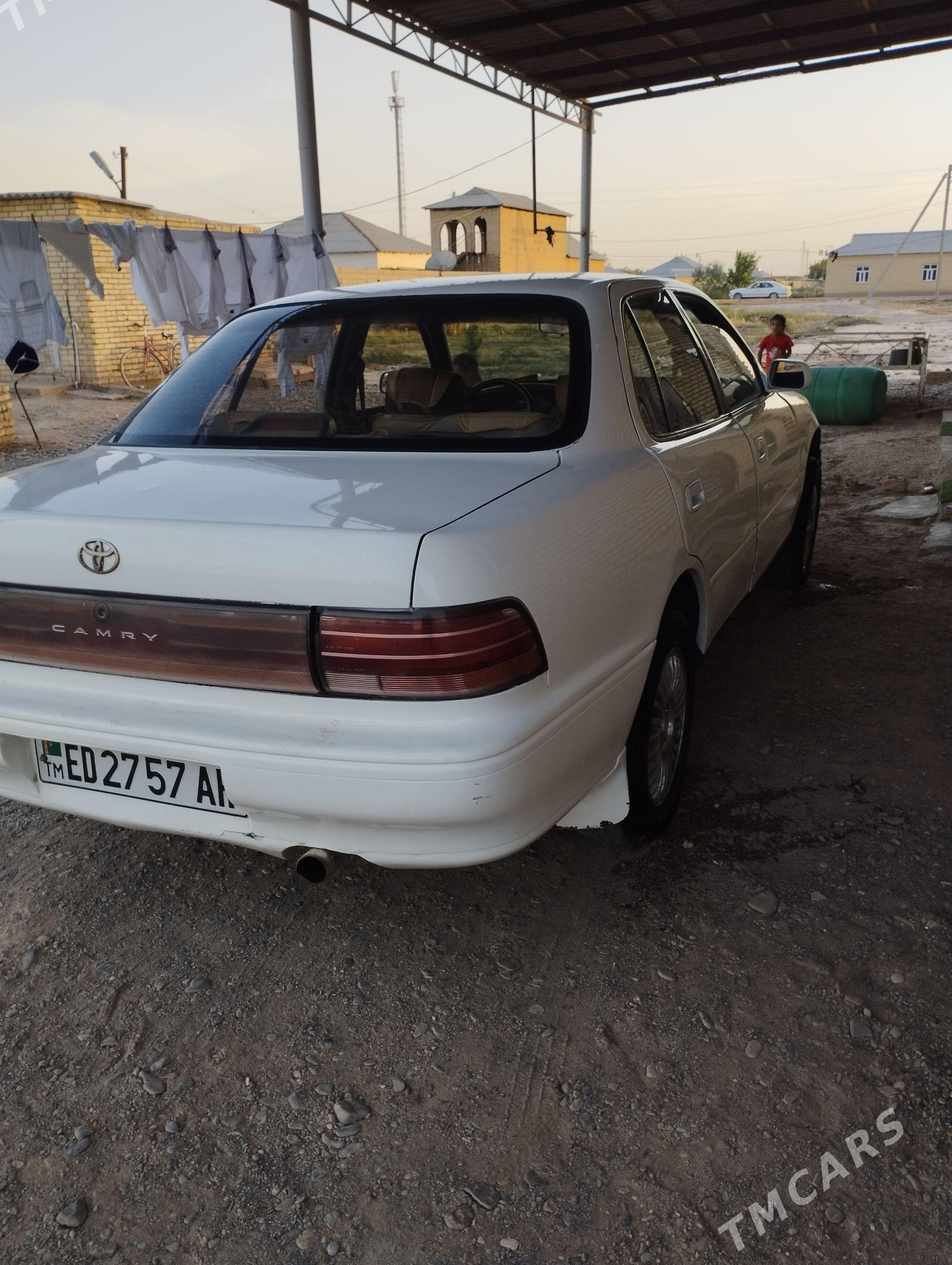 Toyota Camry 1993 - 55 000 TMT - Серахс - img 1