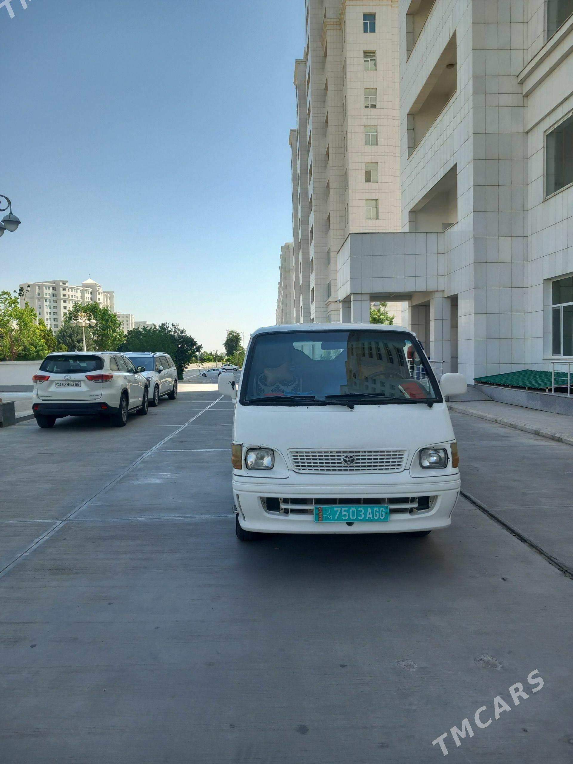Toyota Hiace 2001 - 110 000 TMT - Howdan "A" - img 1