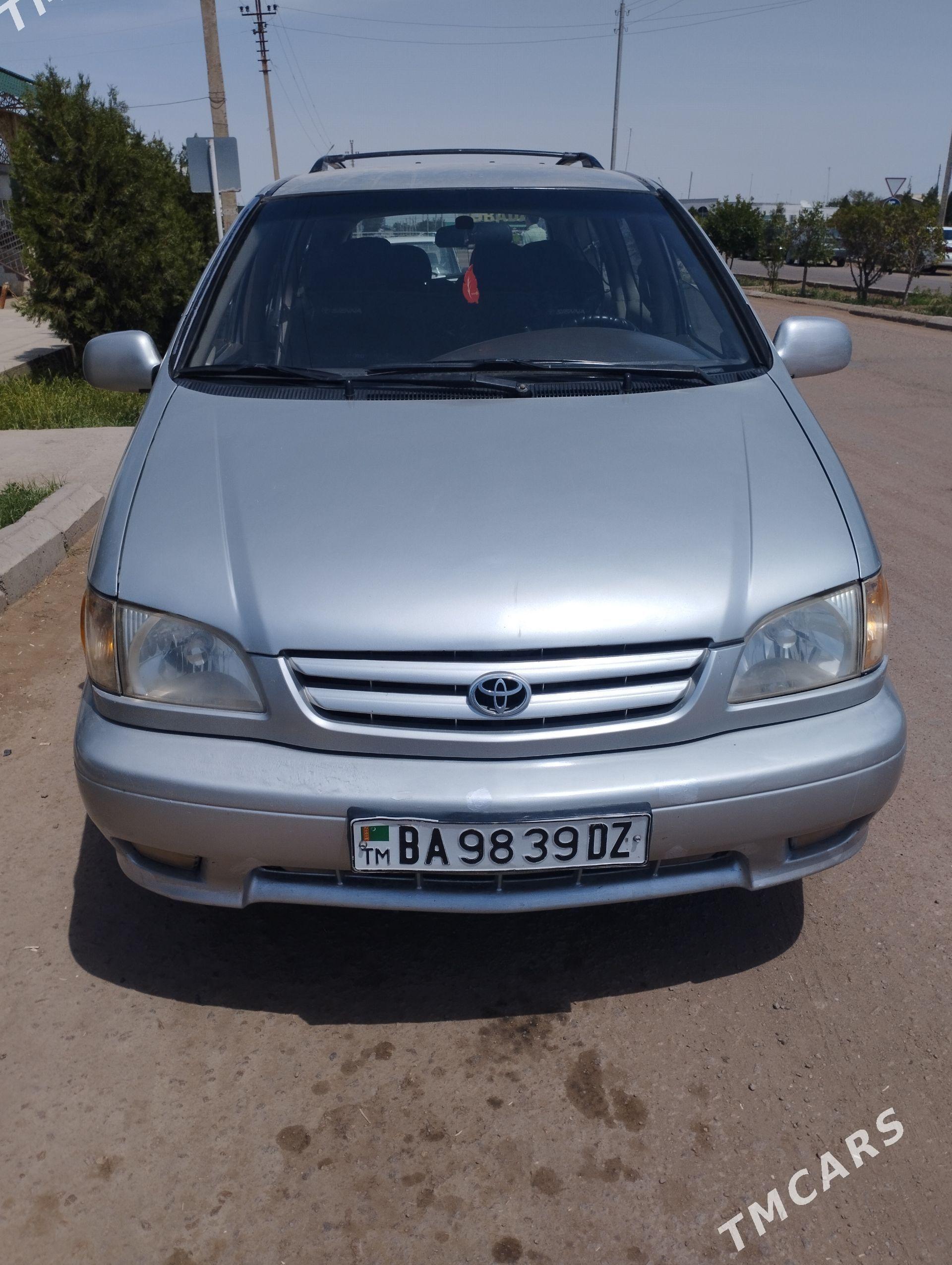 Toyota Sienna 2000 - 190 000 TMT - Губадаг - img 1