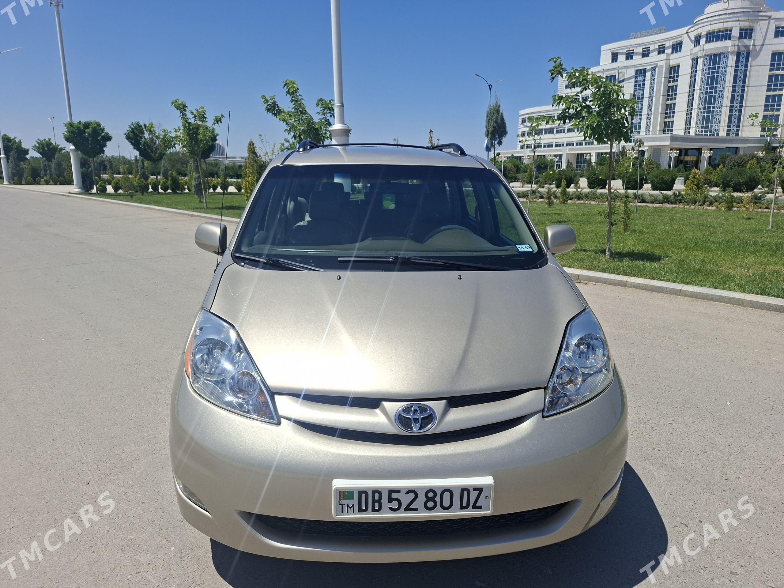 Toyota Sienna 2009 - 300 000 TMT - Дашогуз - img 1