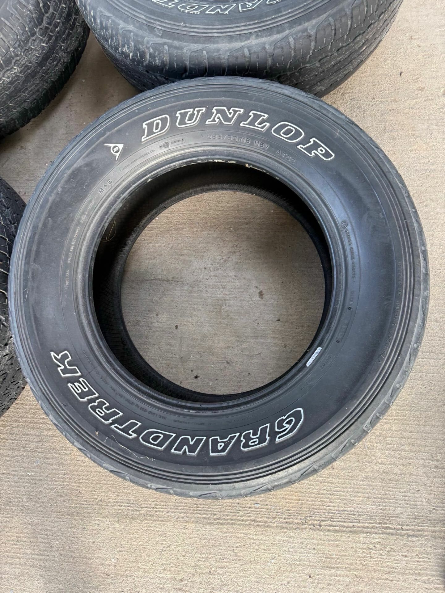 285 60 18 dunlop pakryska 200 TMT - Гарадамак - img 1