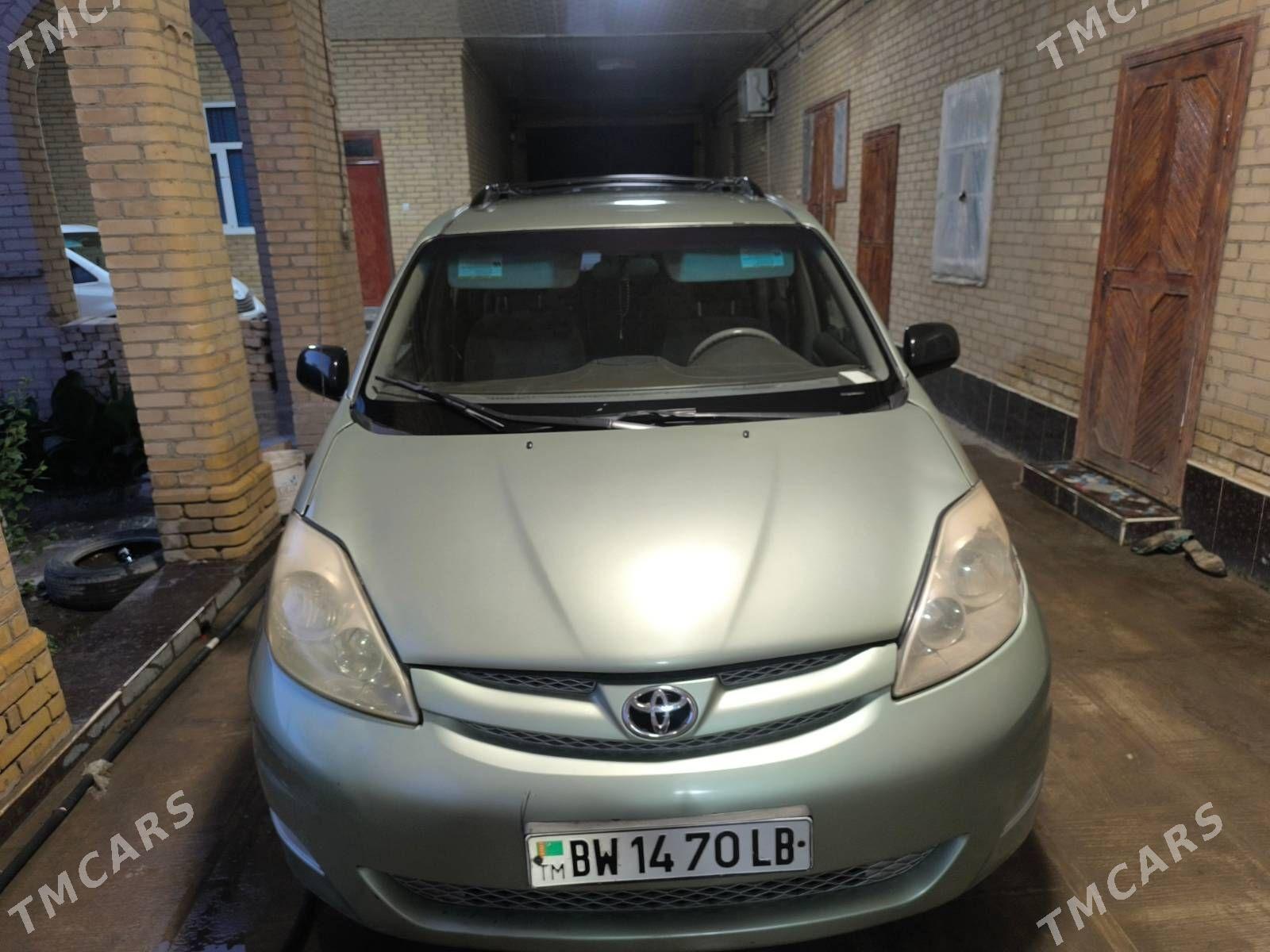 Toyota Sienna 2008 - 200 000 TMT - Туркменабат - img 1