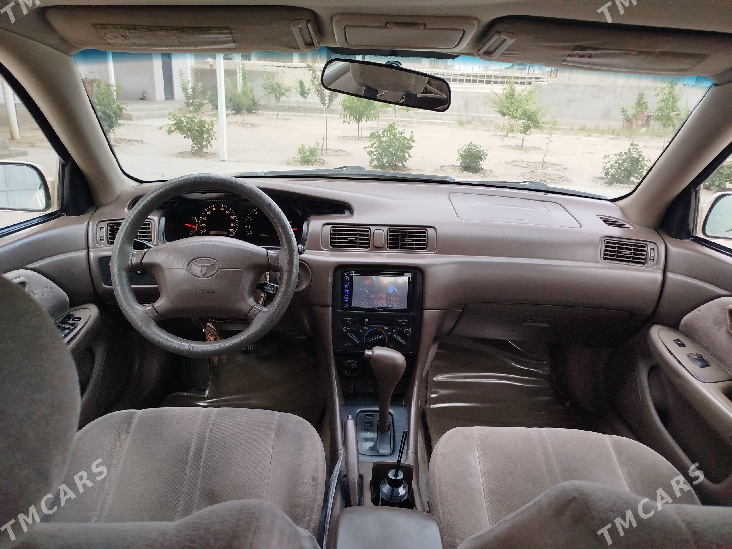 Toyota Camry 1999 - 150 000 TMT - Ак-Бугдайский этрап - img 1