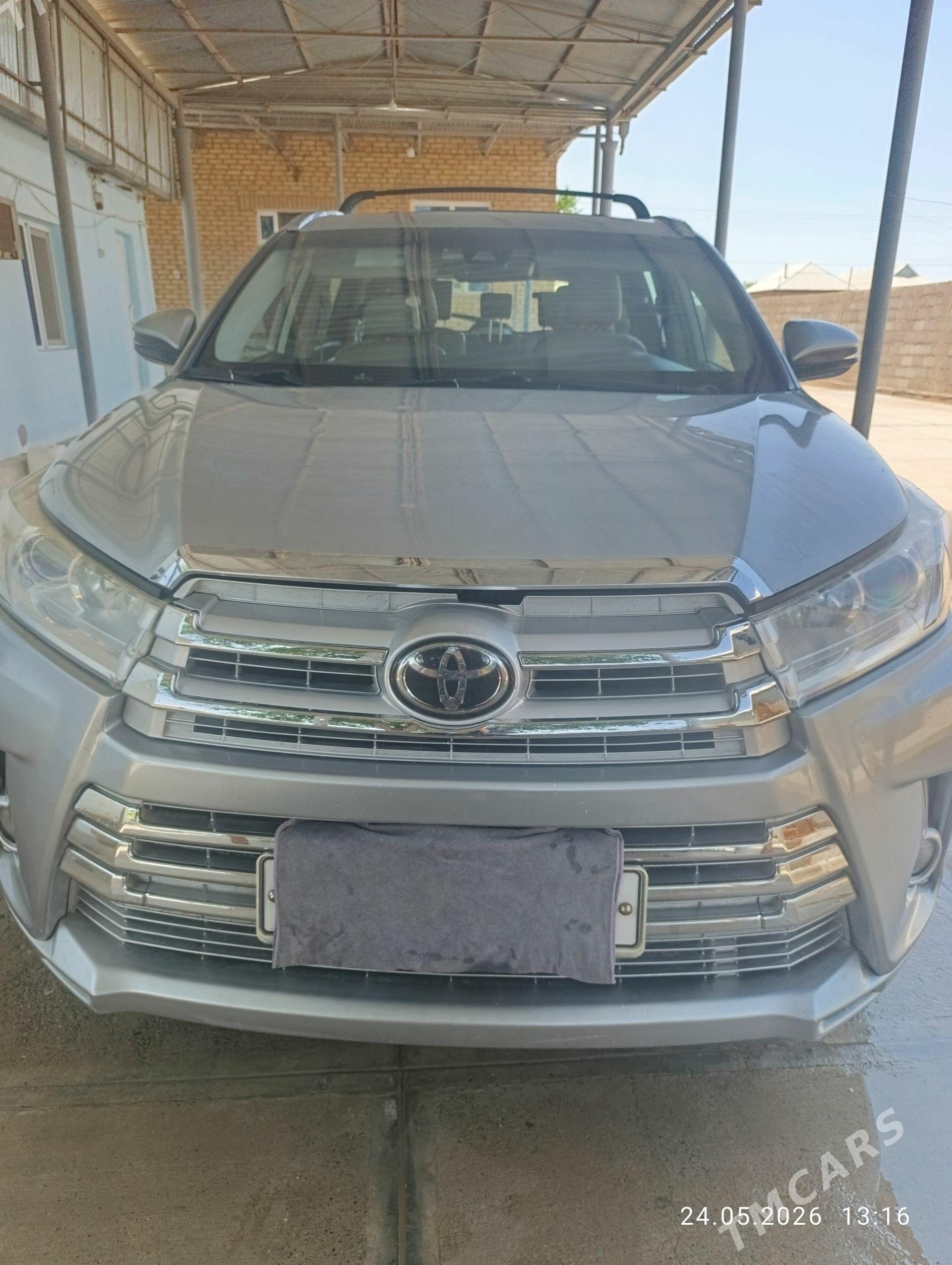 Toyota Highlander 2019 - 460 000 TMT - Tejen - img 1