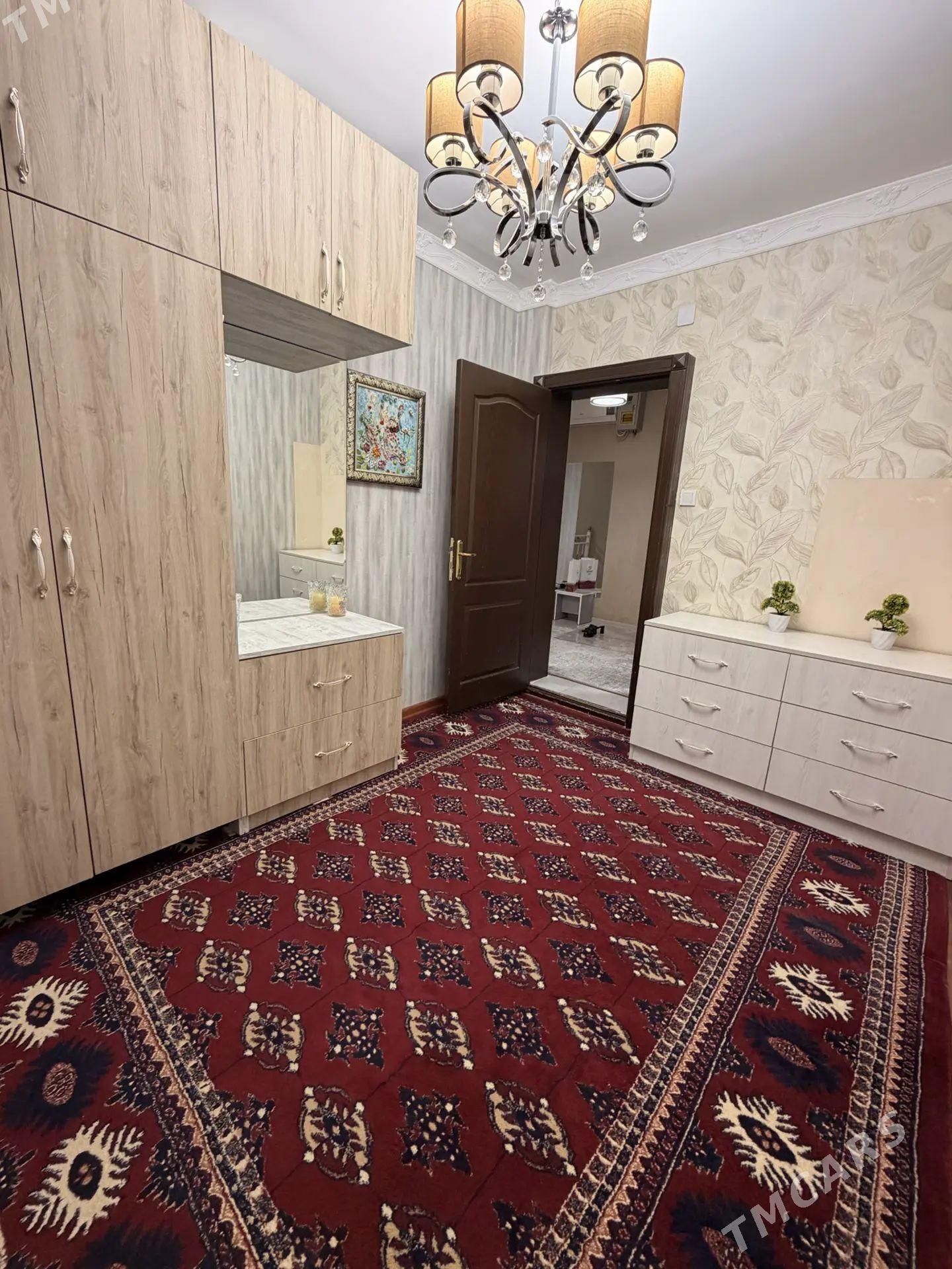30 мкр 1 этаж Свобода - 30 mkr - img 1