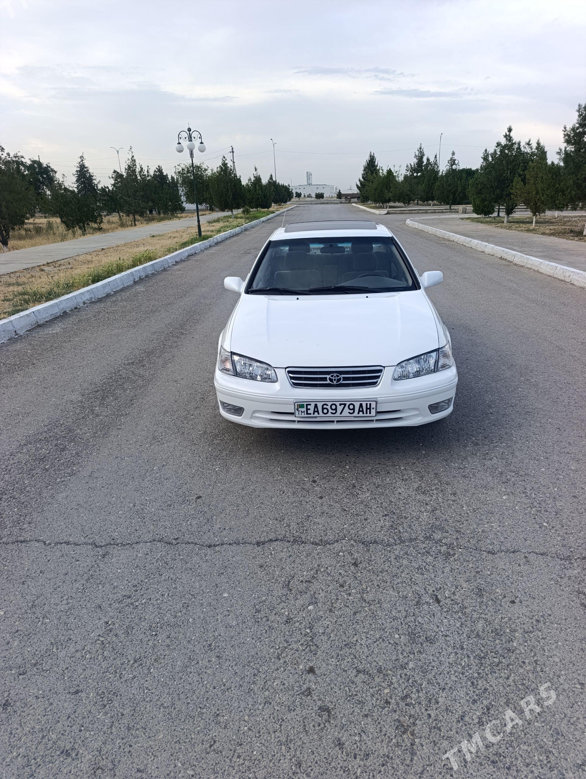 Toyota Camry 2001 - 152 000 TMT - Бахарден - img 1