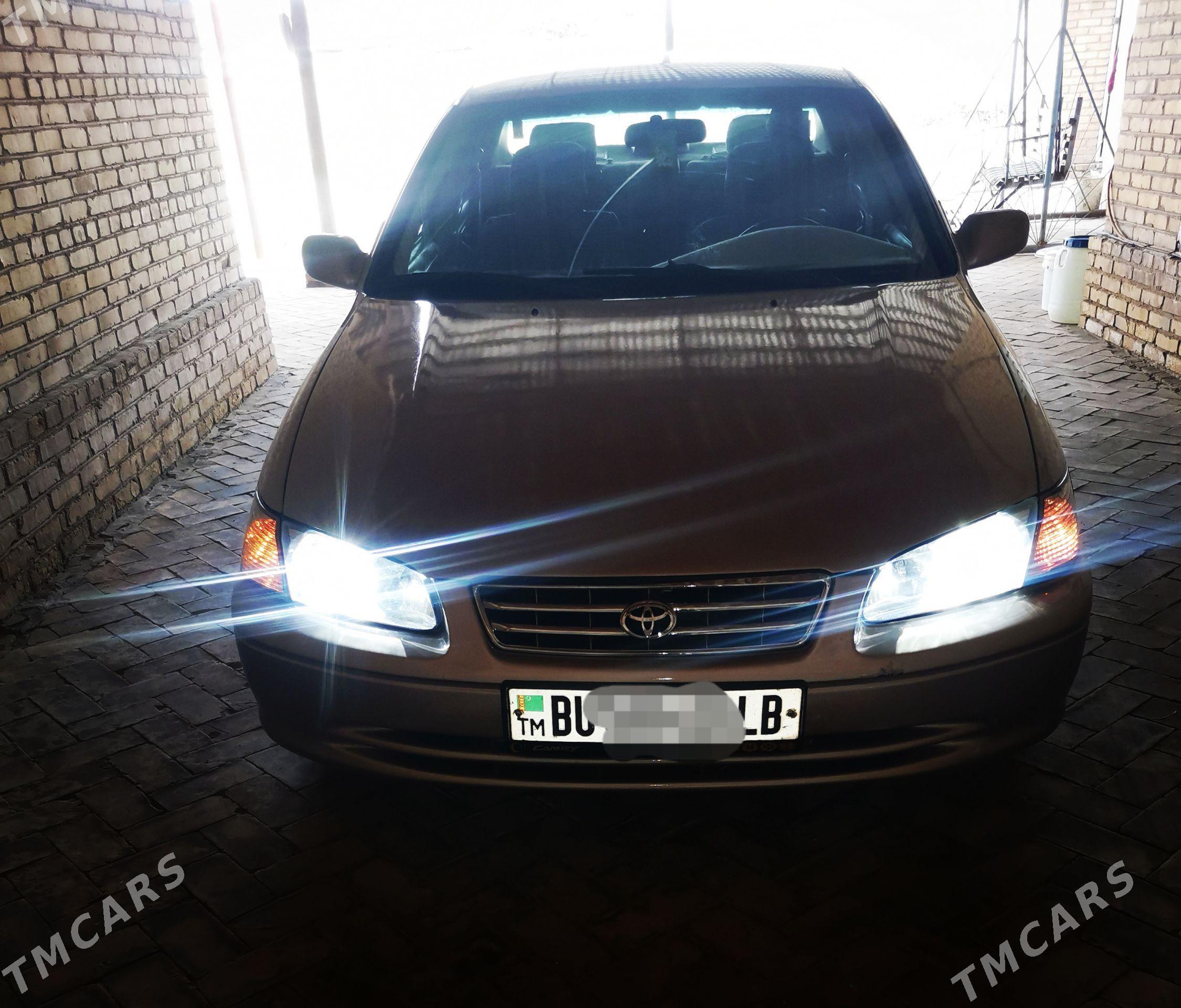 Toyota Camry 2000 - 160 000 TMT - Халач - img 1