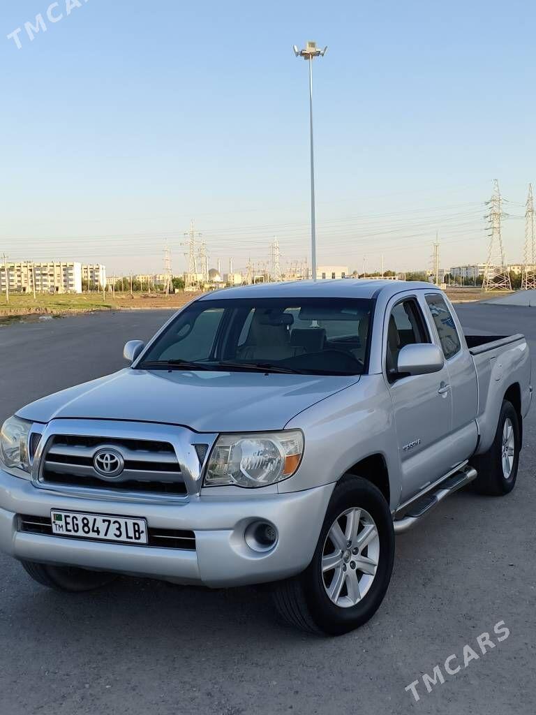 Toyota Tacoma 2010 - 220 000 TMT - Туркменабат - img 1