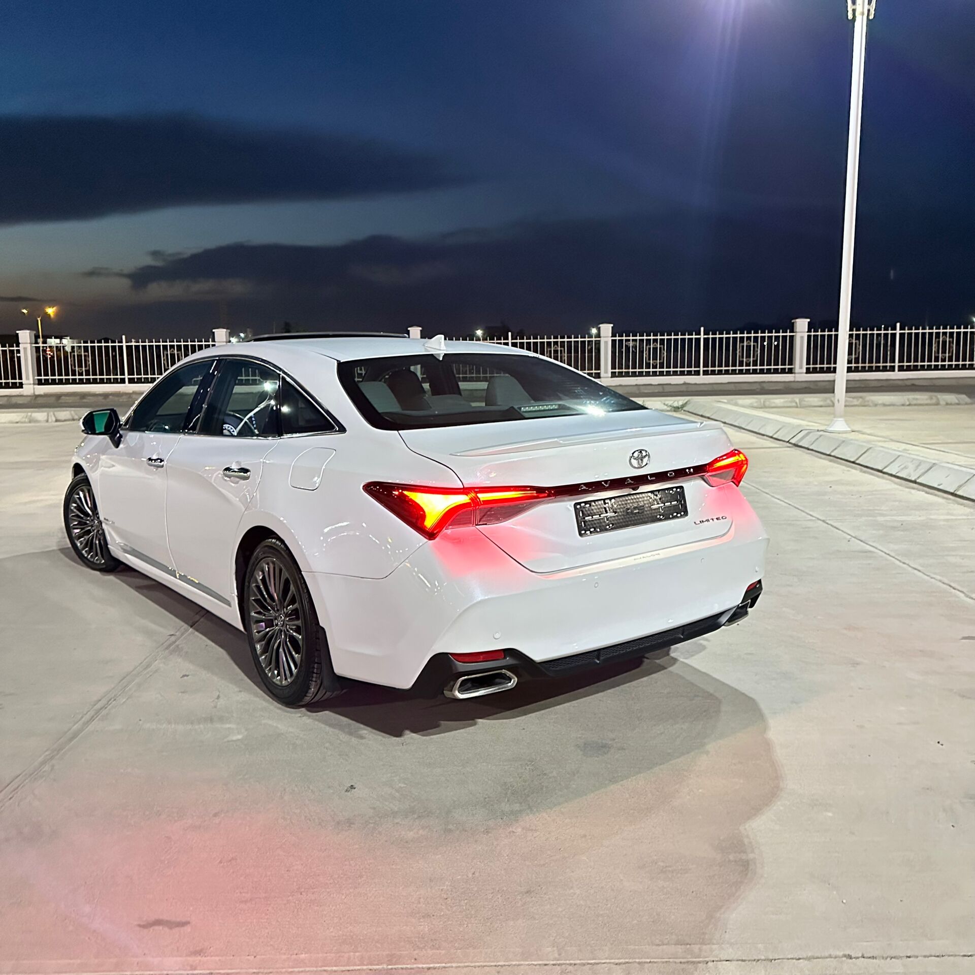 Toyota Avalon 2019 - 520 000 TMT - Туркменабат - img 1