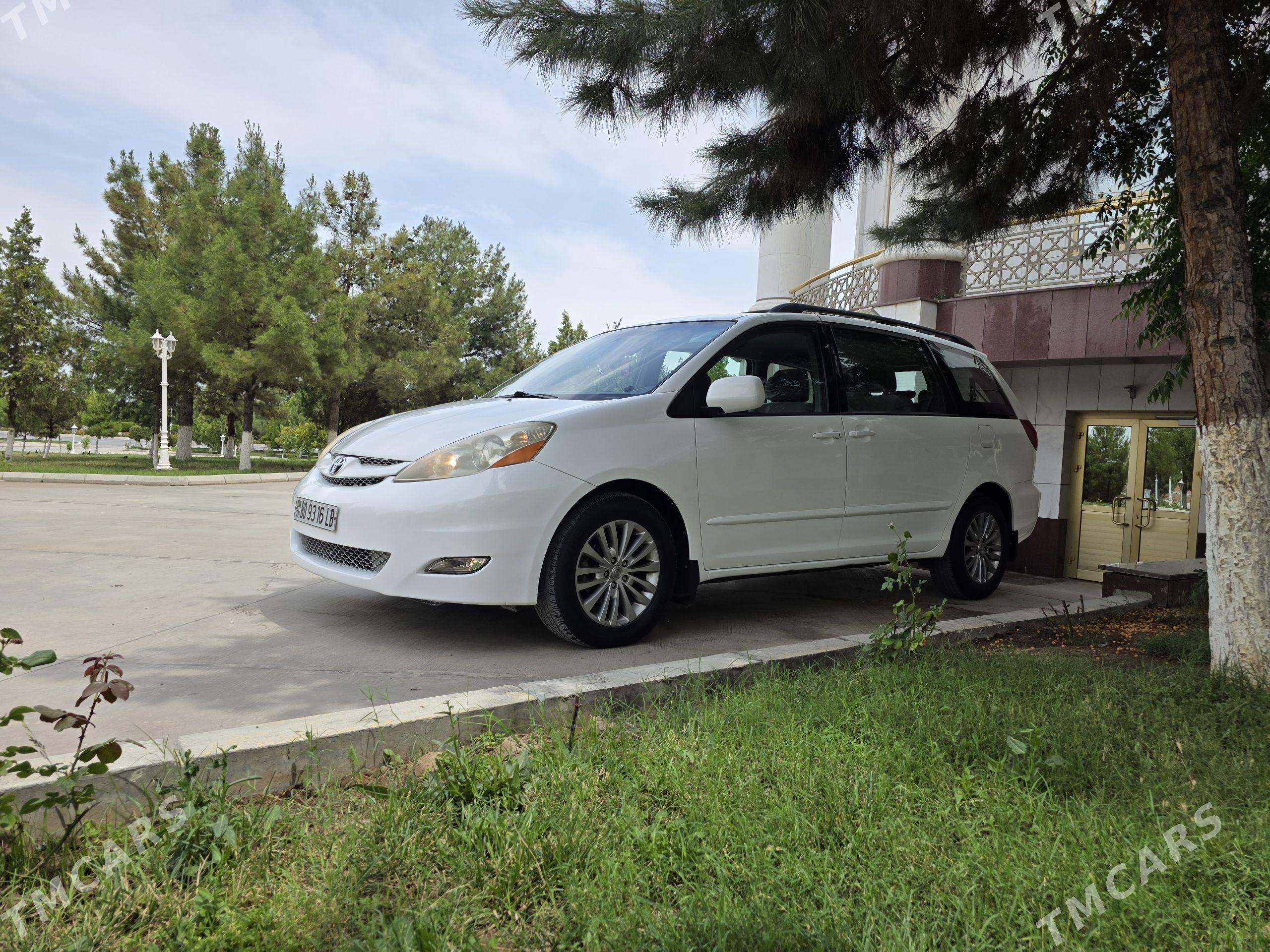 Toyota Sienna 2008 - 230 000 TMT - Туркменабат - img 1