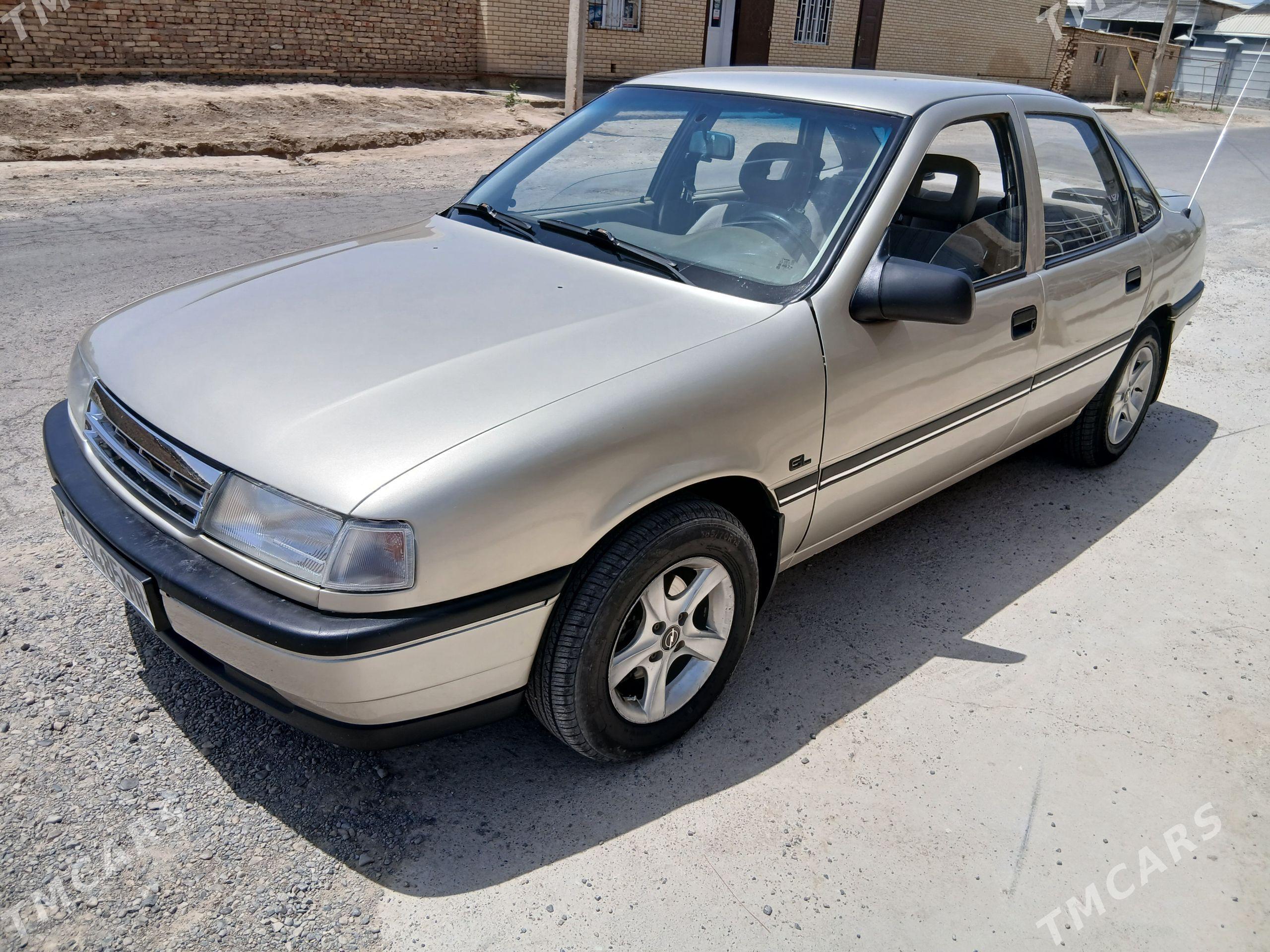 Opel Vectra 1989 - 55 000 TMT - Мары - img 1