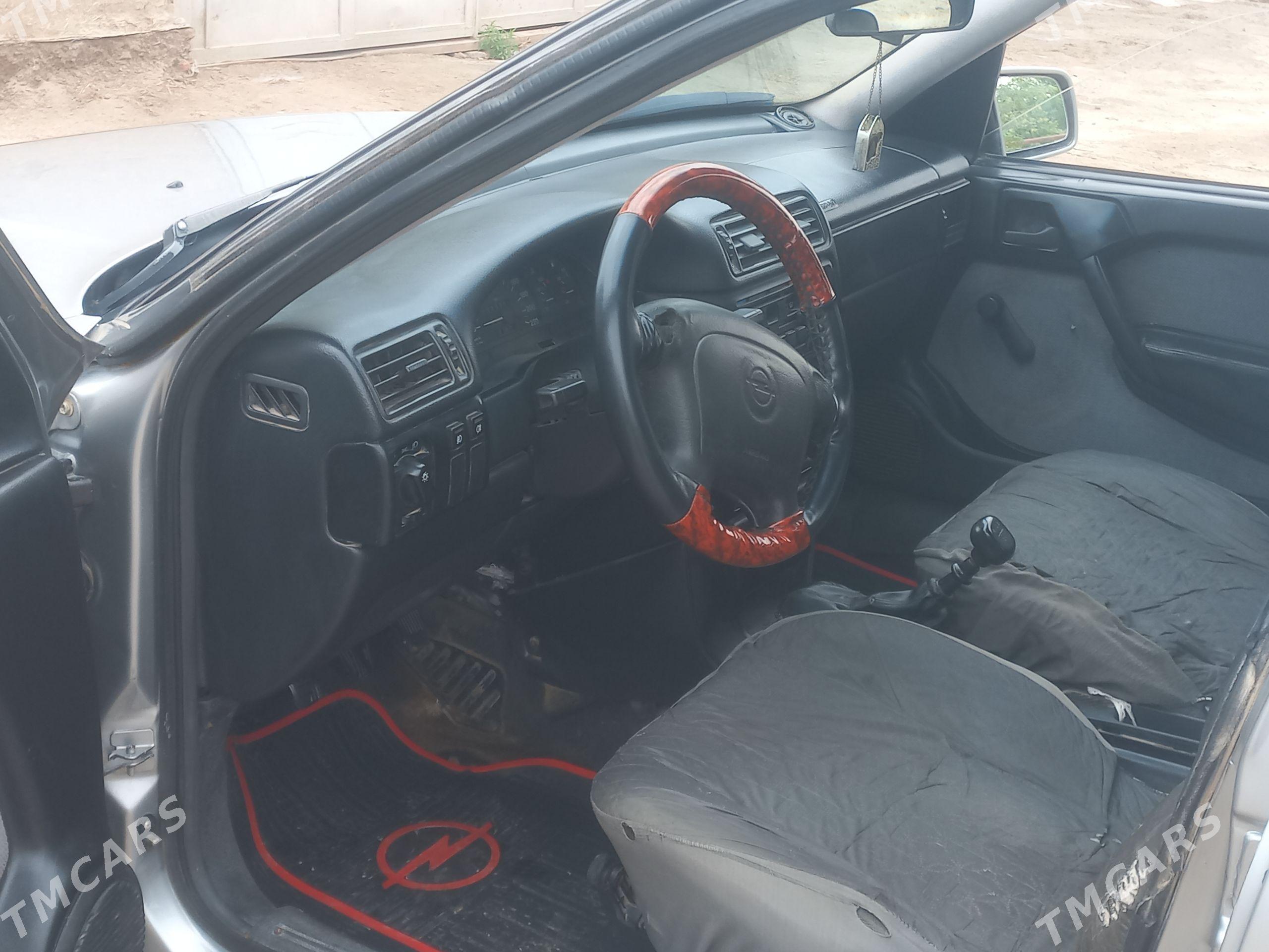 Opel Vectra 1995 - 50 000 TMT - Гурбансолтан Едже - img 1