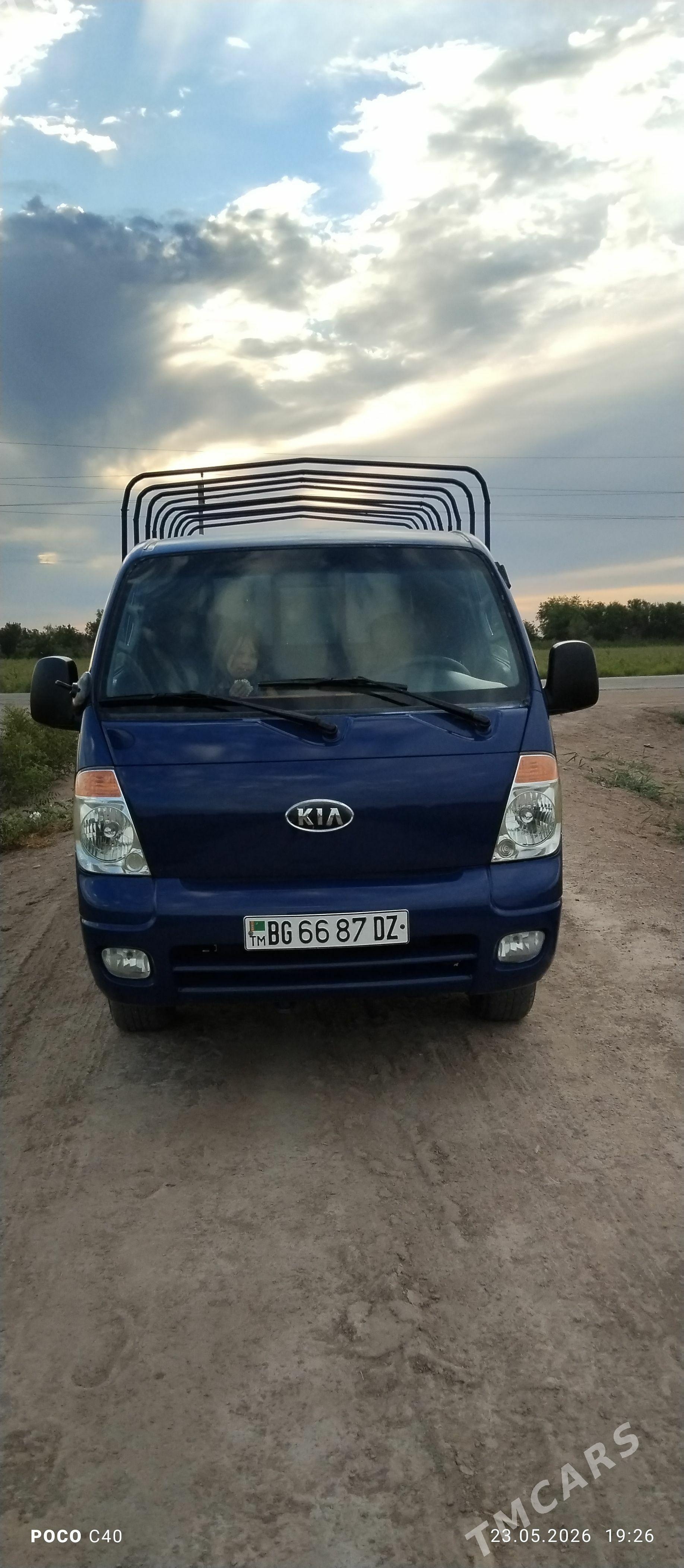 Kia Bongo 2009 - 200 000 TMT - Шабатский этрап - img 1