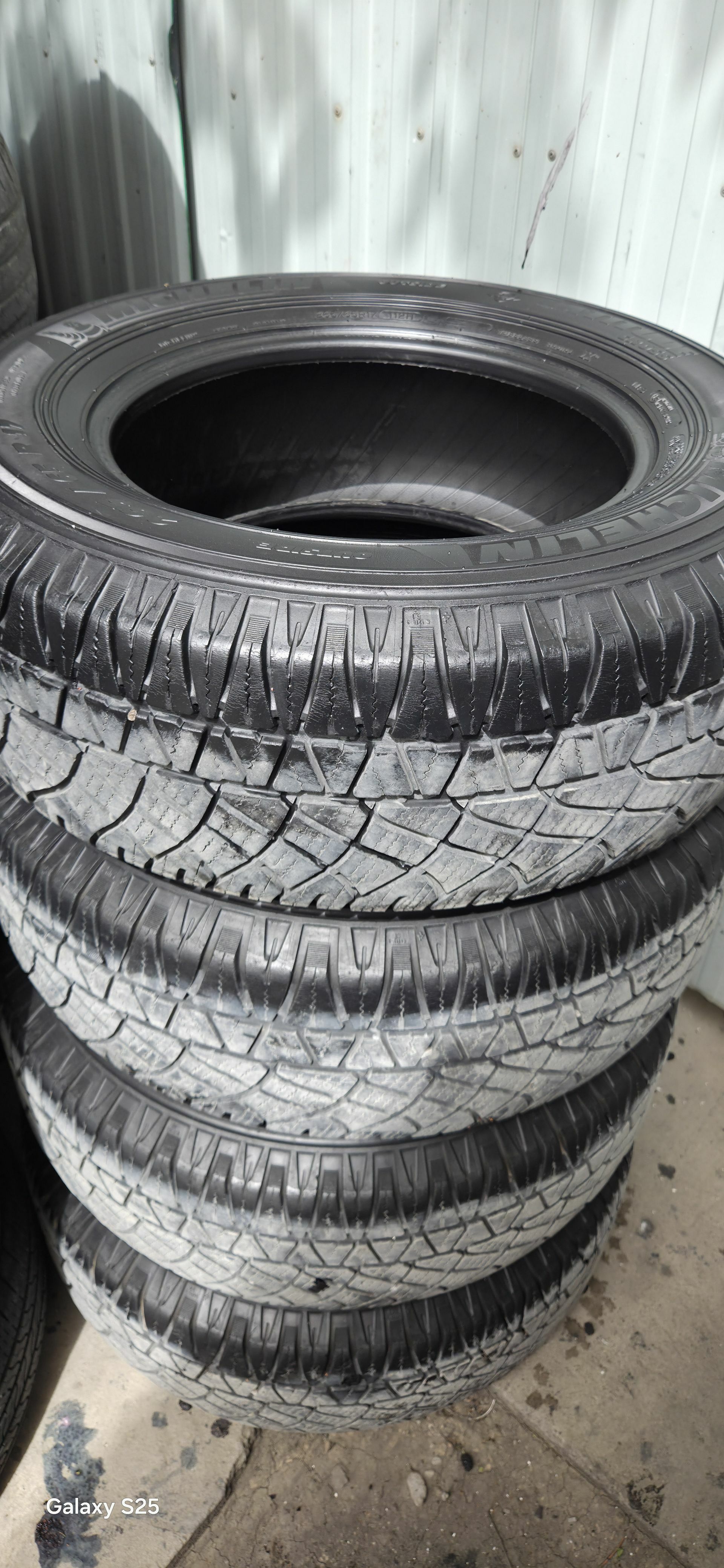 265 65 17 MICHELIN 2 500 TMT - Garadamak - img 1