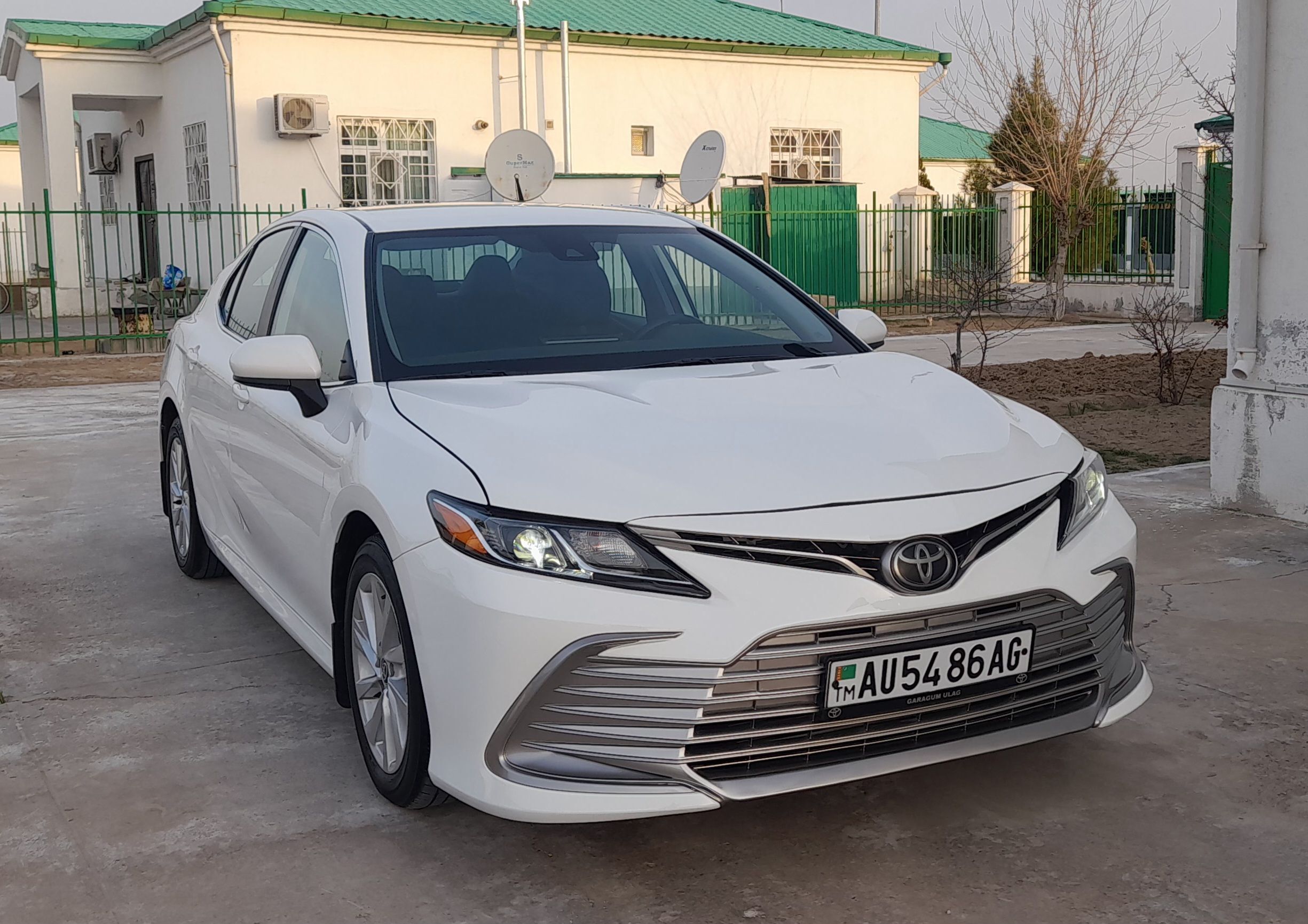 Toyota Camry 2023 - 358 000 TMT - Aşgabat - img 1