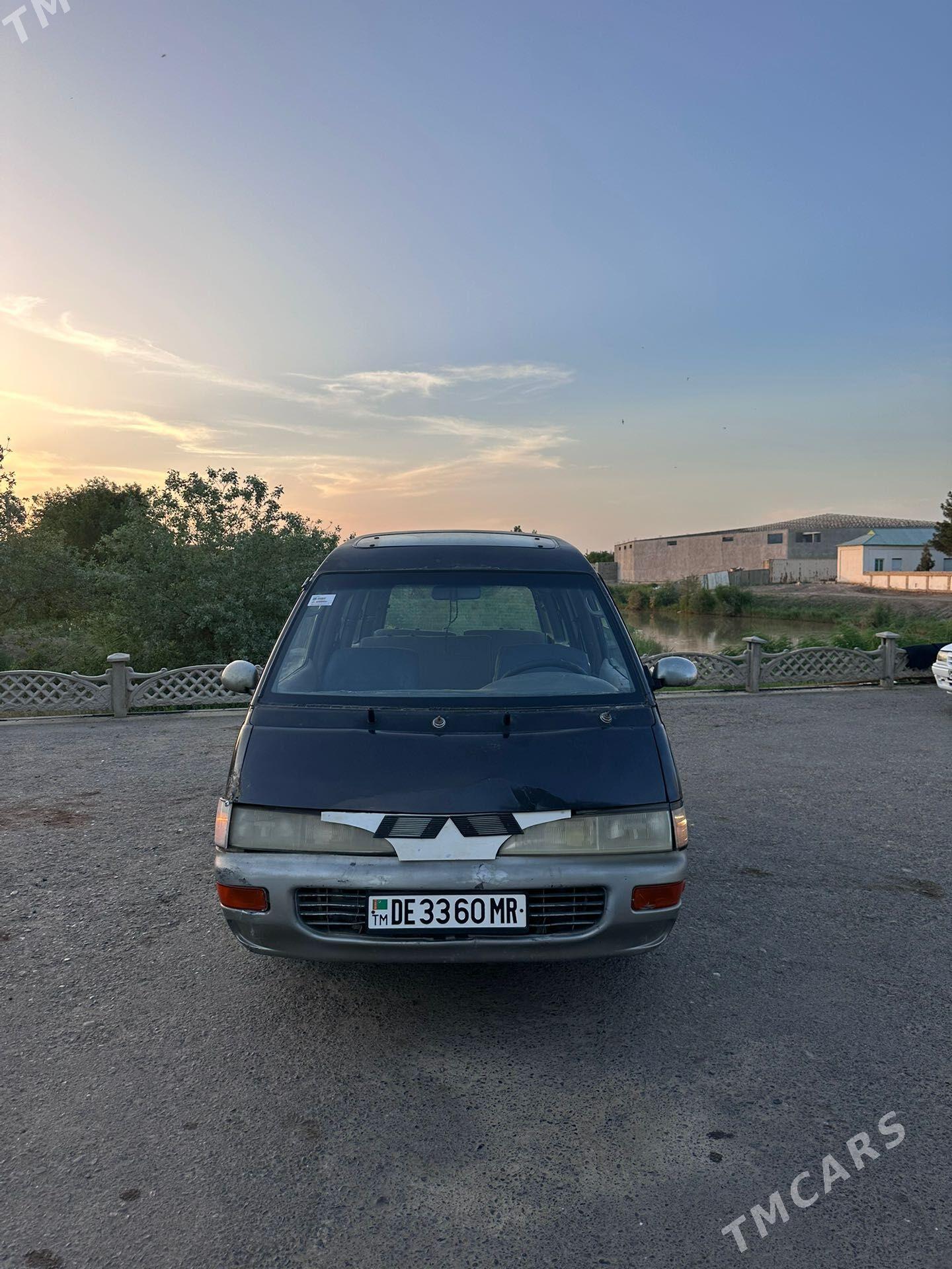Toyota Town Ace 1992 - 35 000 TMT - Мары - img 1