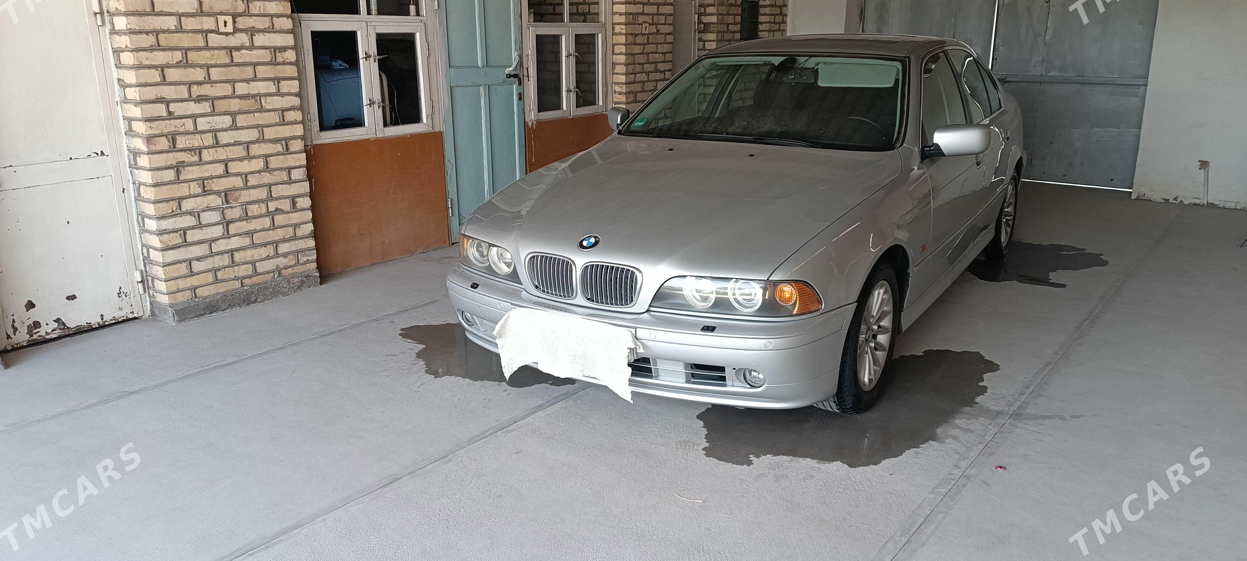 BMW E39 2003 - 162 000 TMT - Sakarçäge - img 1