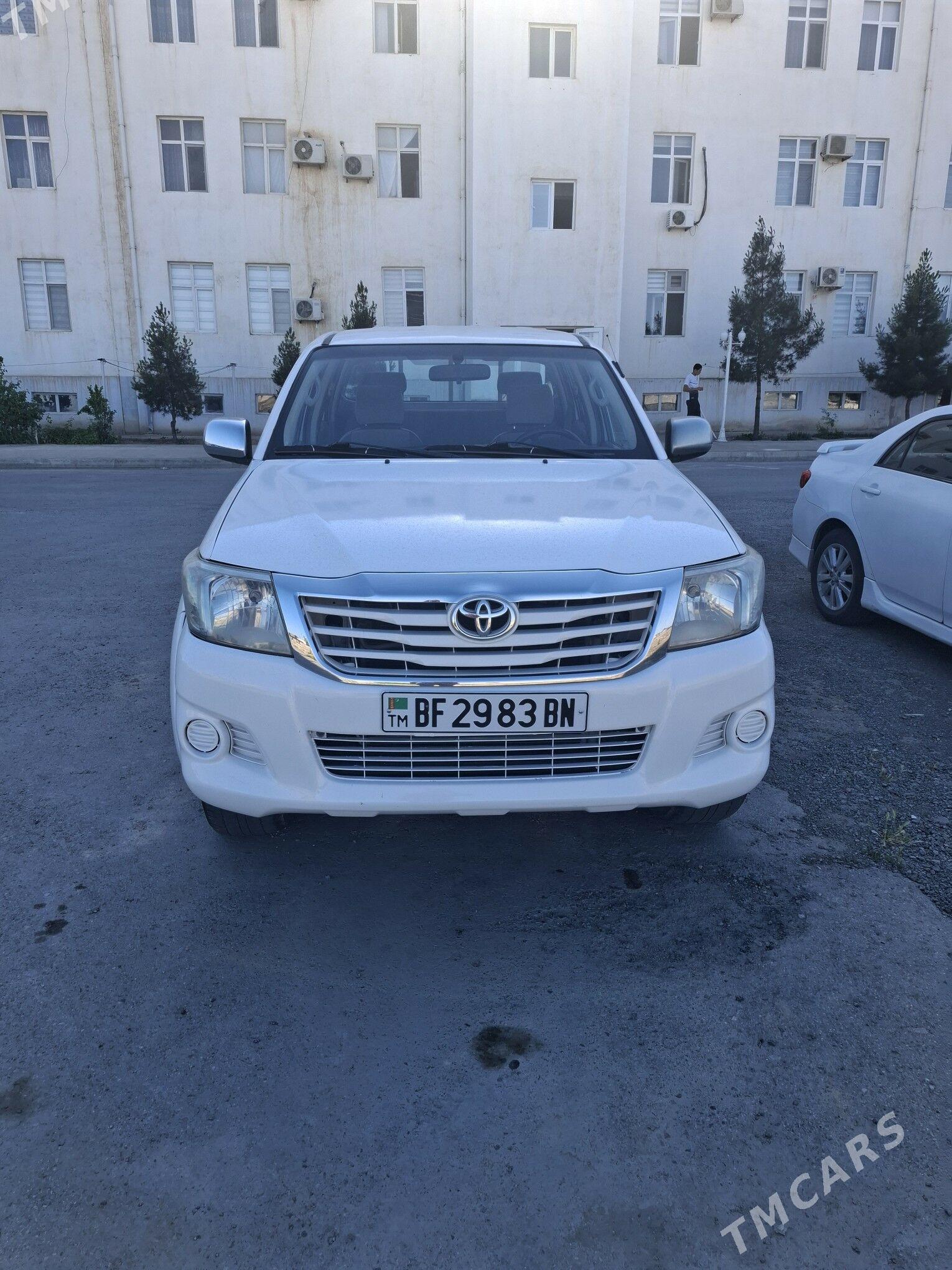 Toyota Hilux 2011 - 270 000 TMT - Türkmenbaşy - img 1